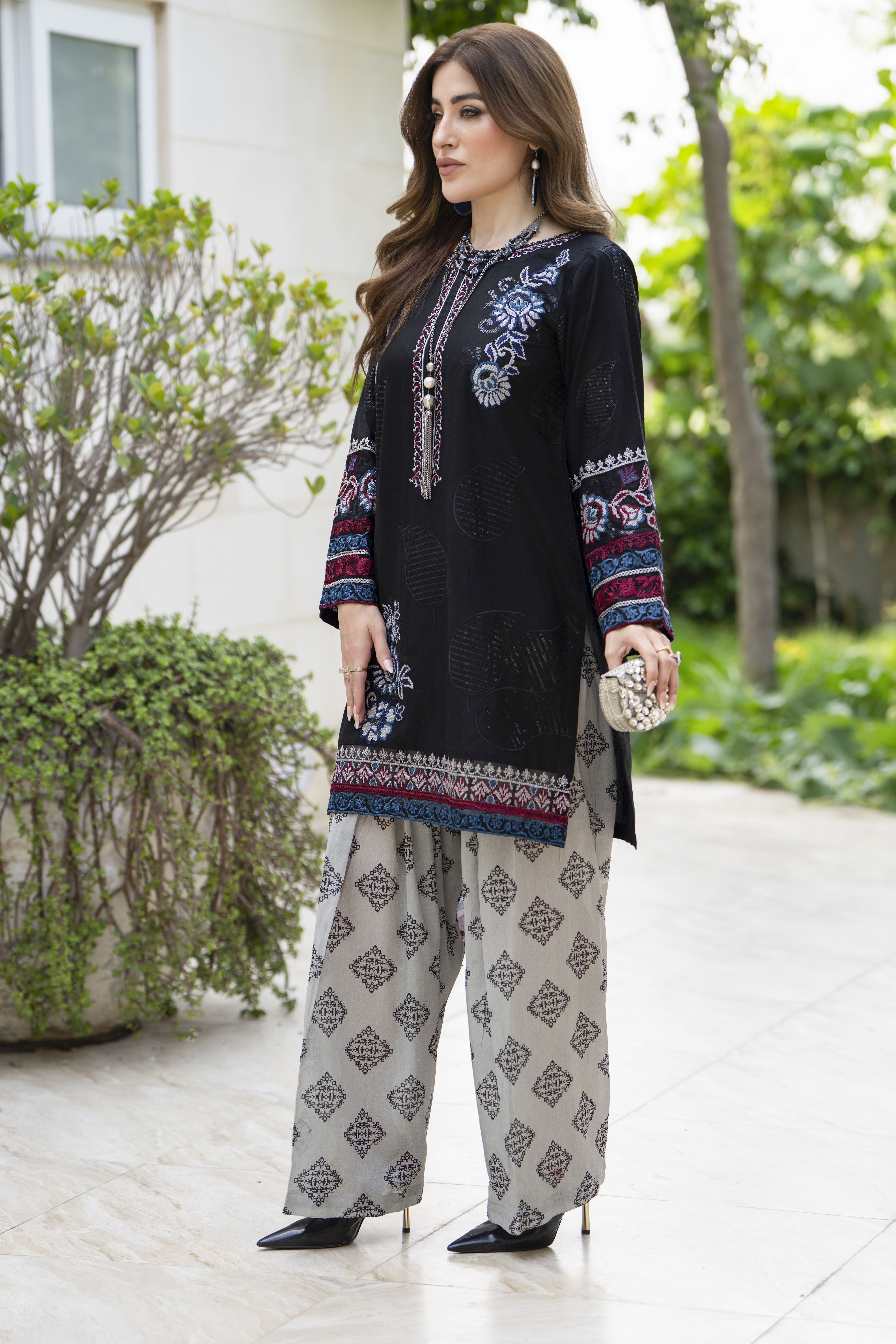 Gul Warun 3pc Cross-Stitch Embroidered Cotton Suit with Farshi Shalwar – AMG3