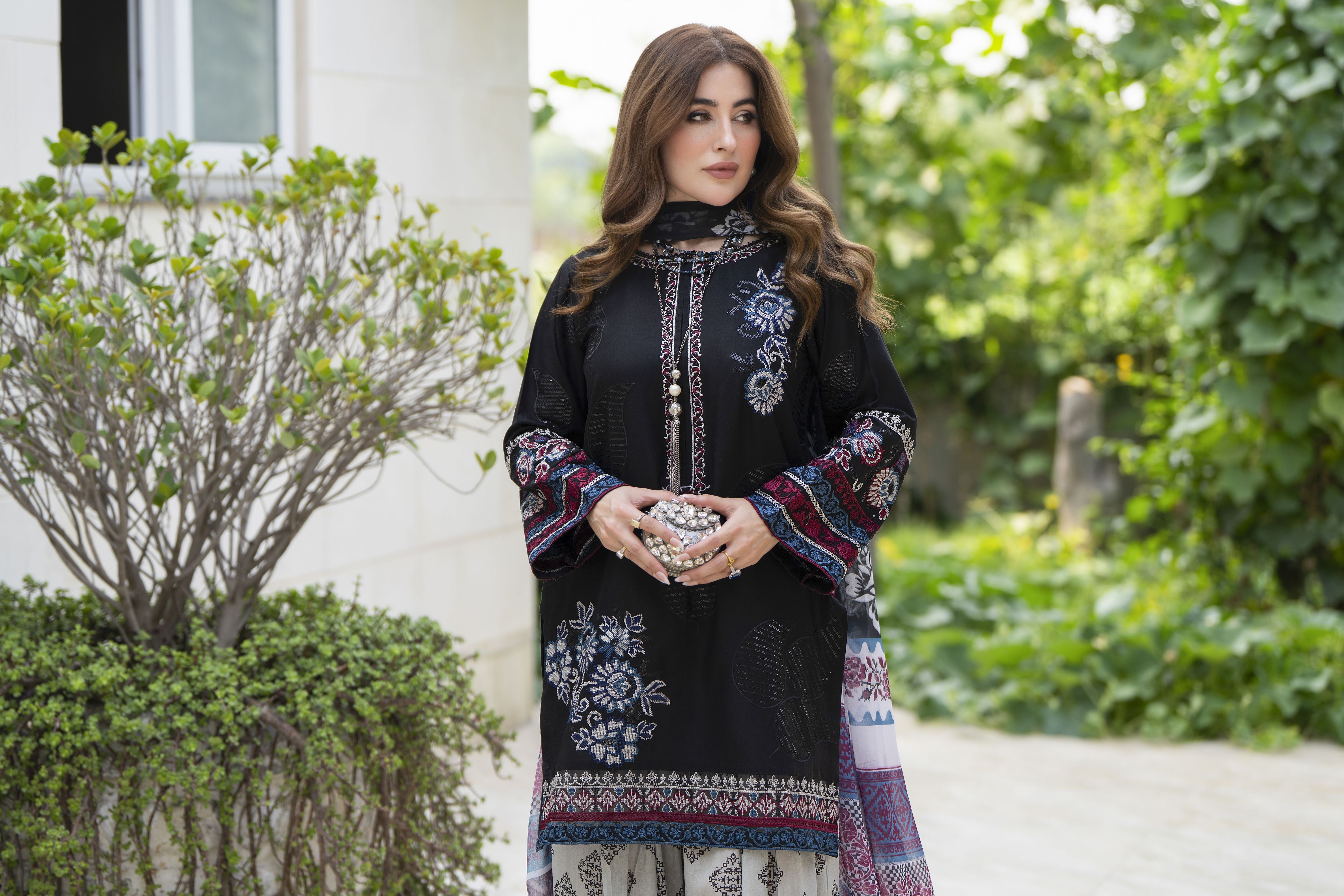 Gul Warun 3pc Cross-Stitch Embroidered Cotton Suit with Farshi Shalwar – AMG3