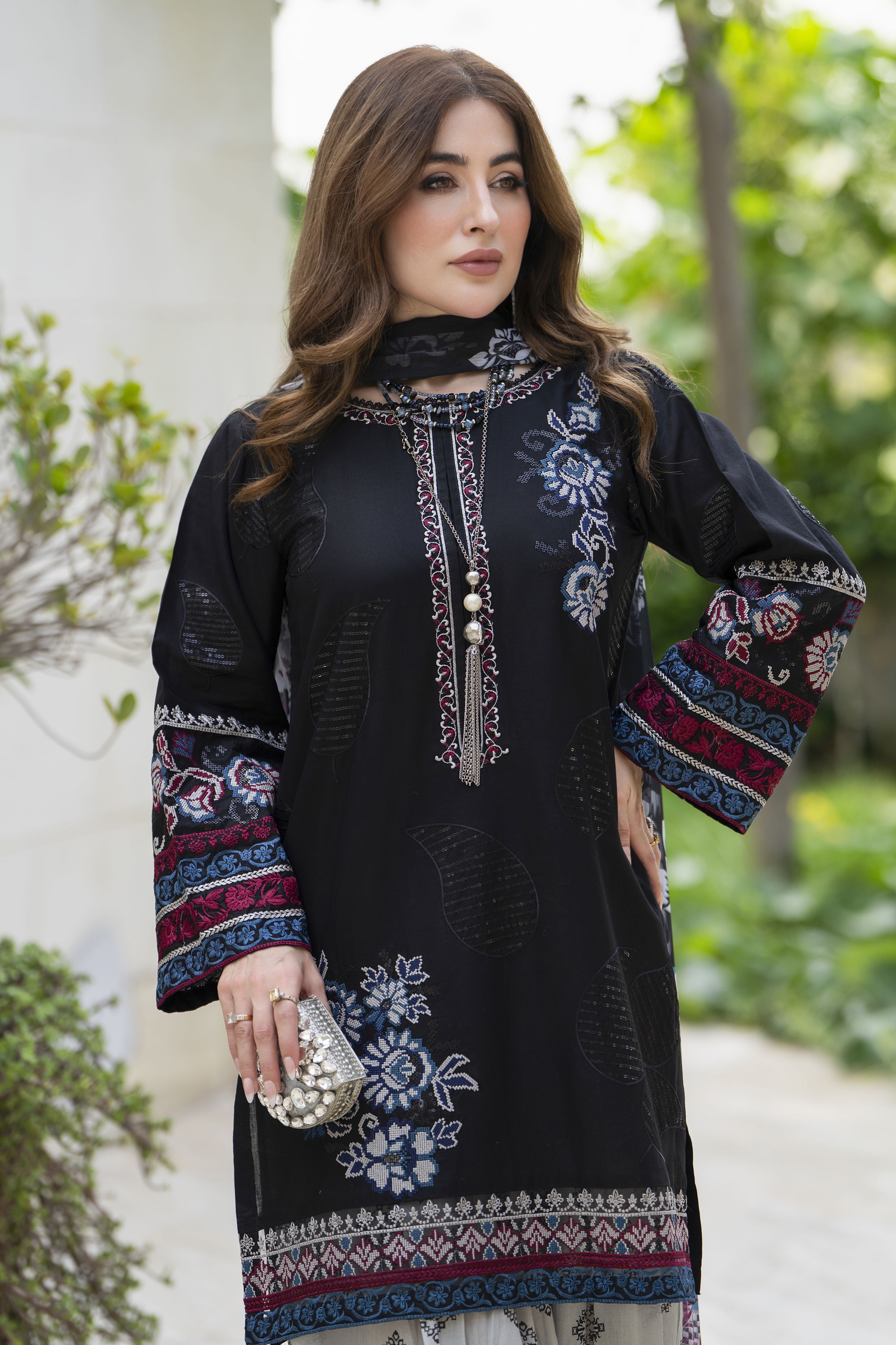 Gul Warun 3pc Cross-Stitch Embroidered Cotton Suit with Farshi Shalwar – AMG3