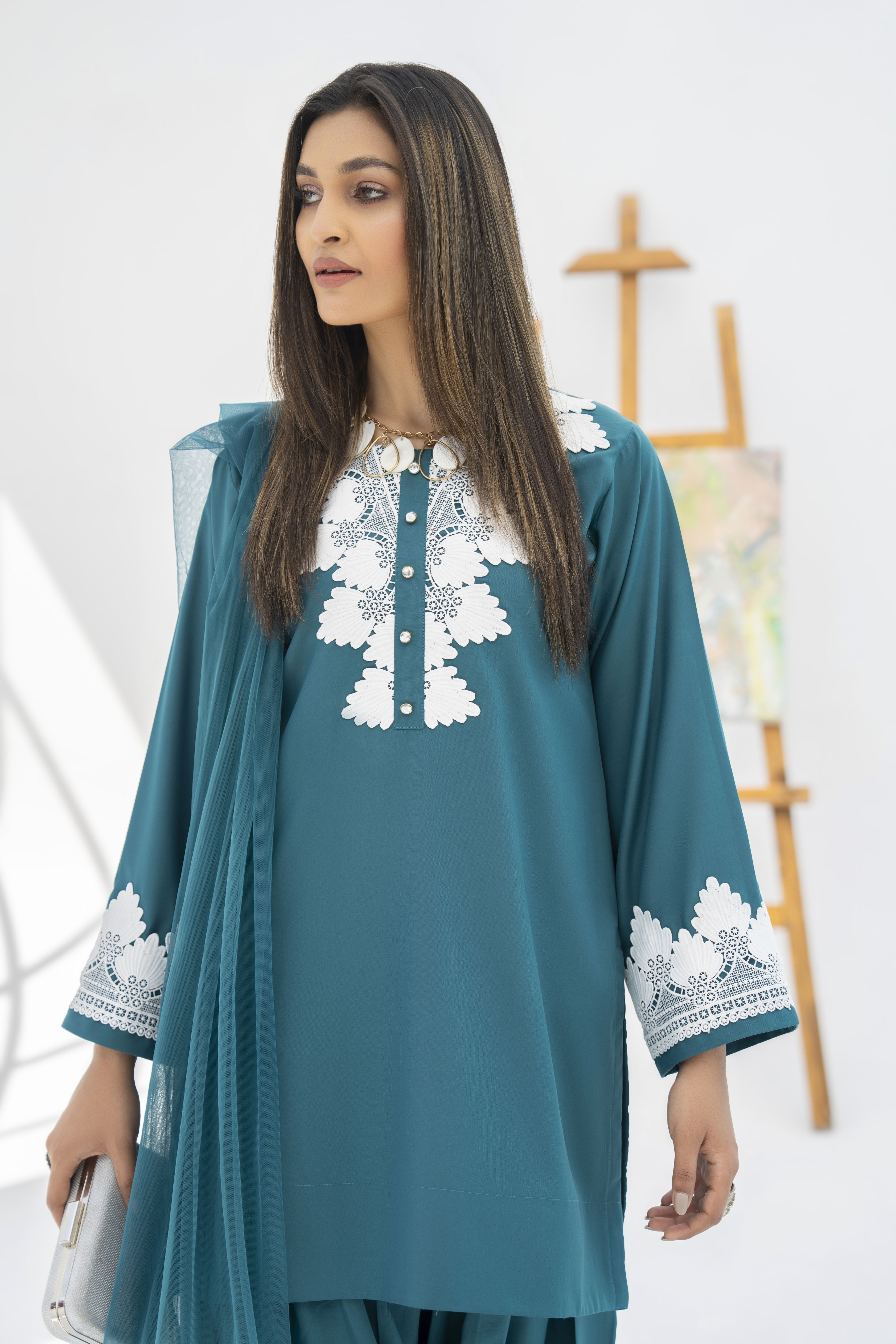 Aabpara’s Timeless Farshi Charm – FTA10