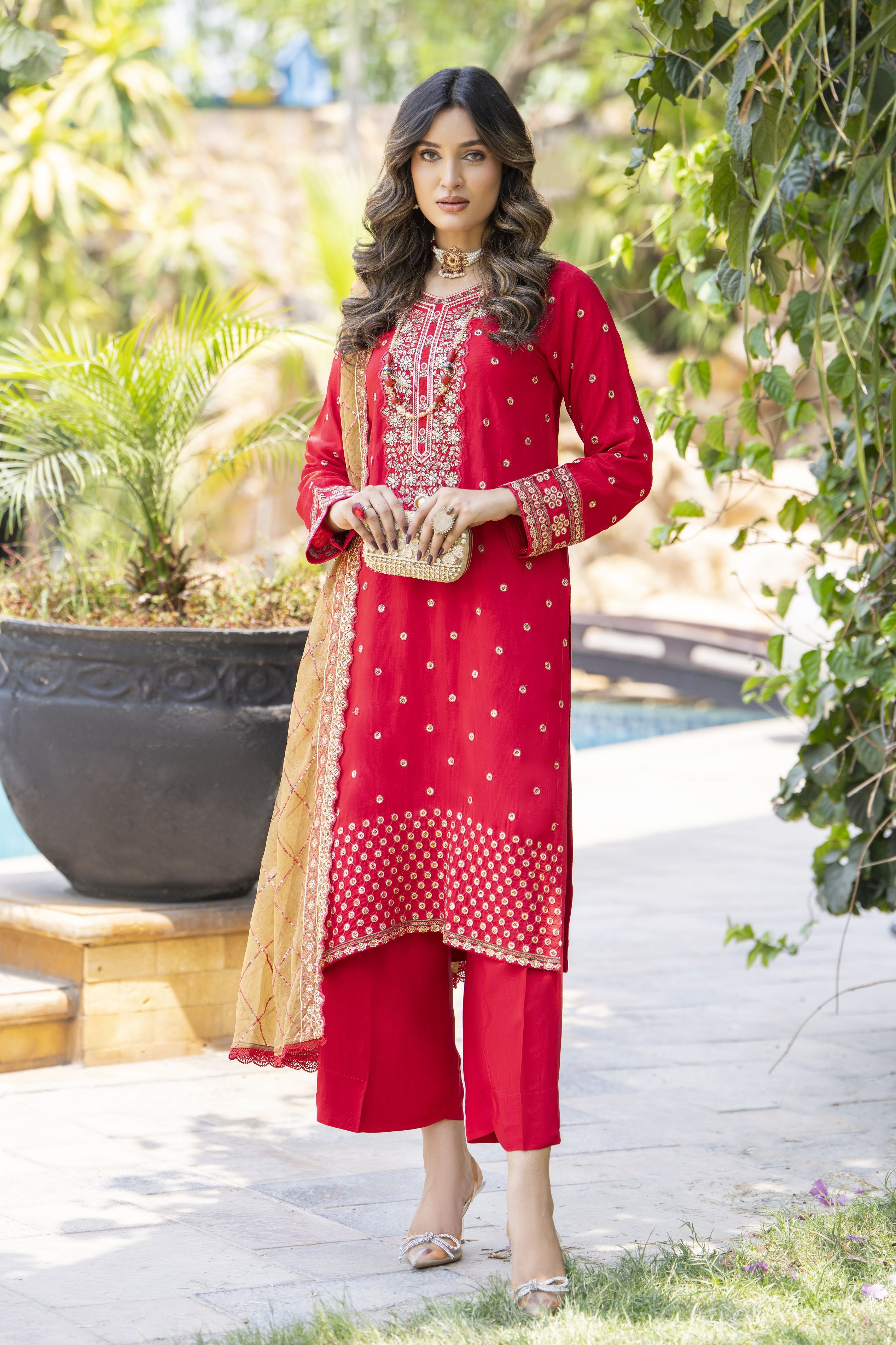 Radiant Red Embroidered 3pc Raw Silk Suit – Roshni1 by Gul Warun