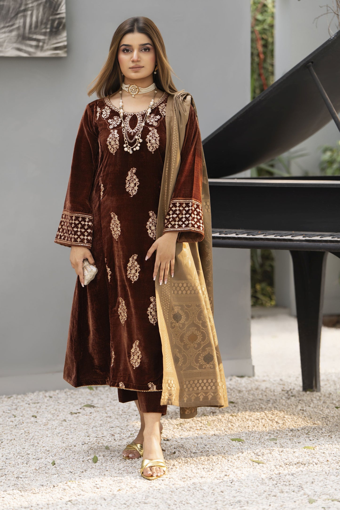 Zaina Plush – Tara Velvet Ready to Wear 3pc Suit
