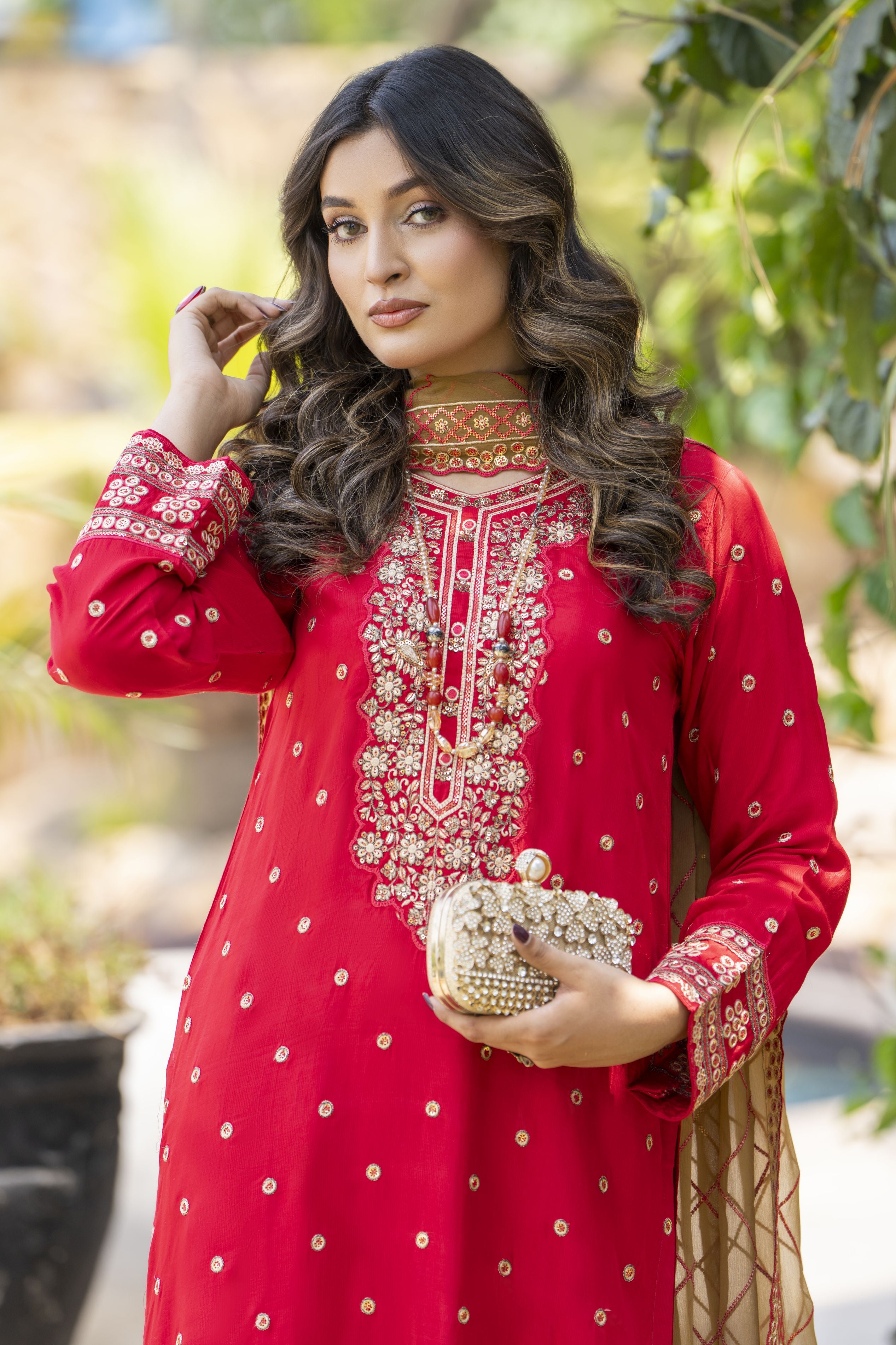 Radiant Red Embroidered 3pc Raw Silk Suit – Roshni1 by Gul Warun