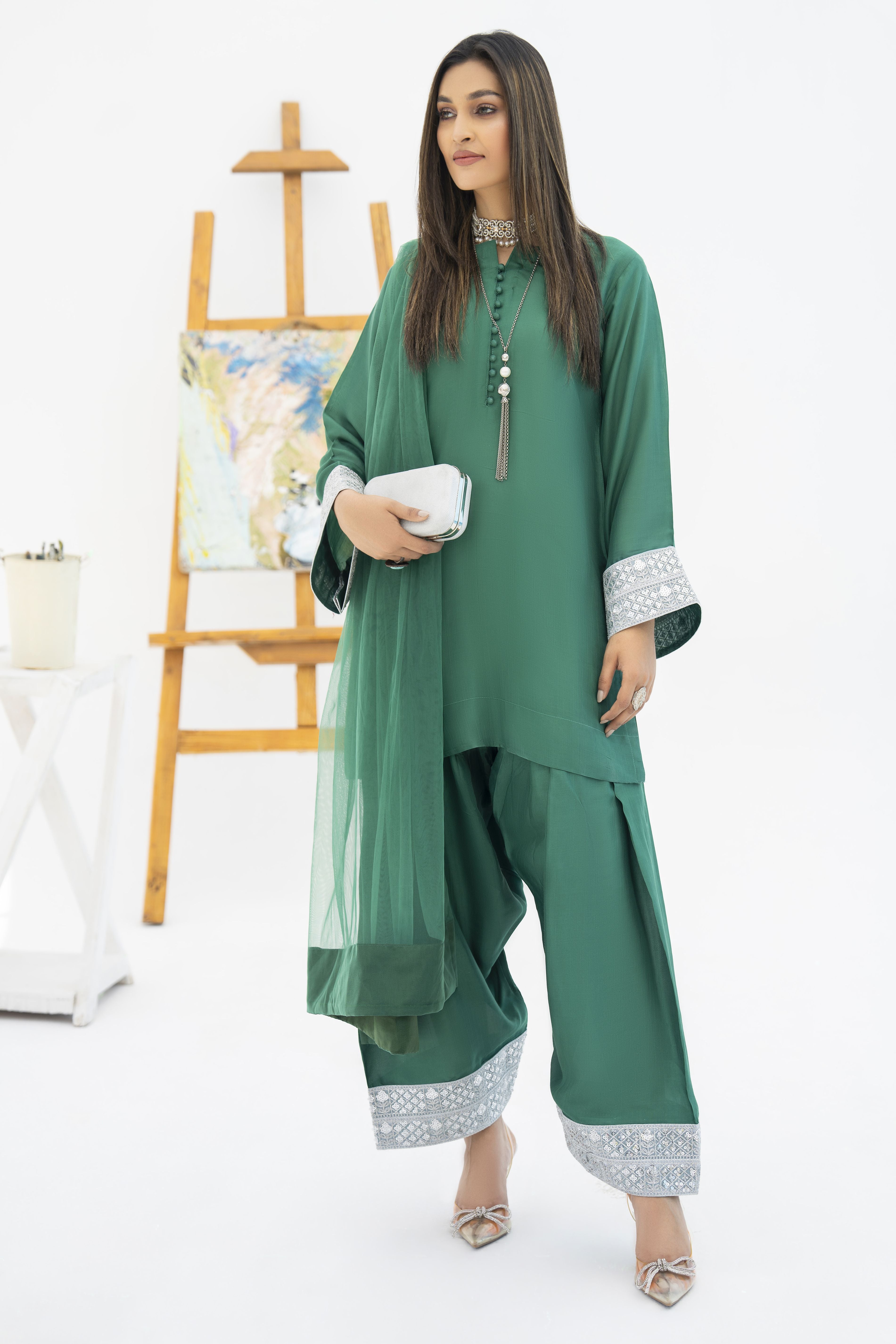 Aabpara’s Timeless Farshi Charm – FTA13