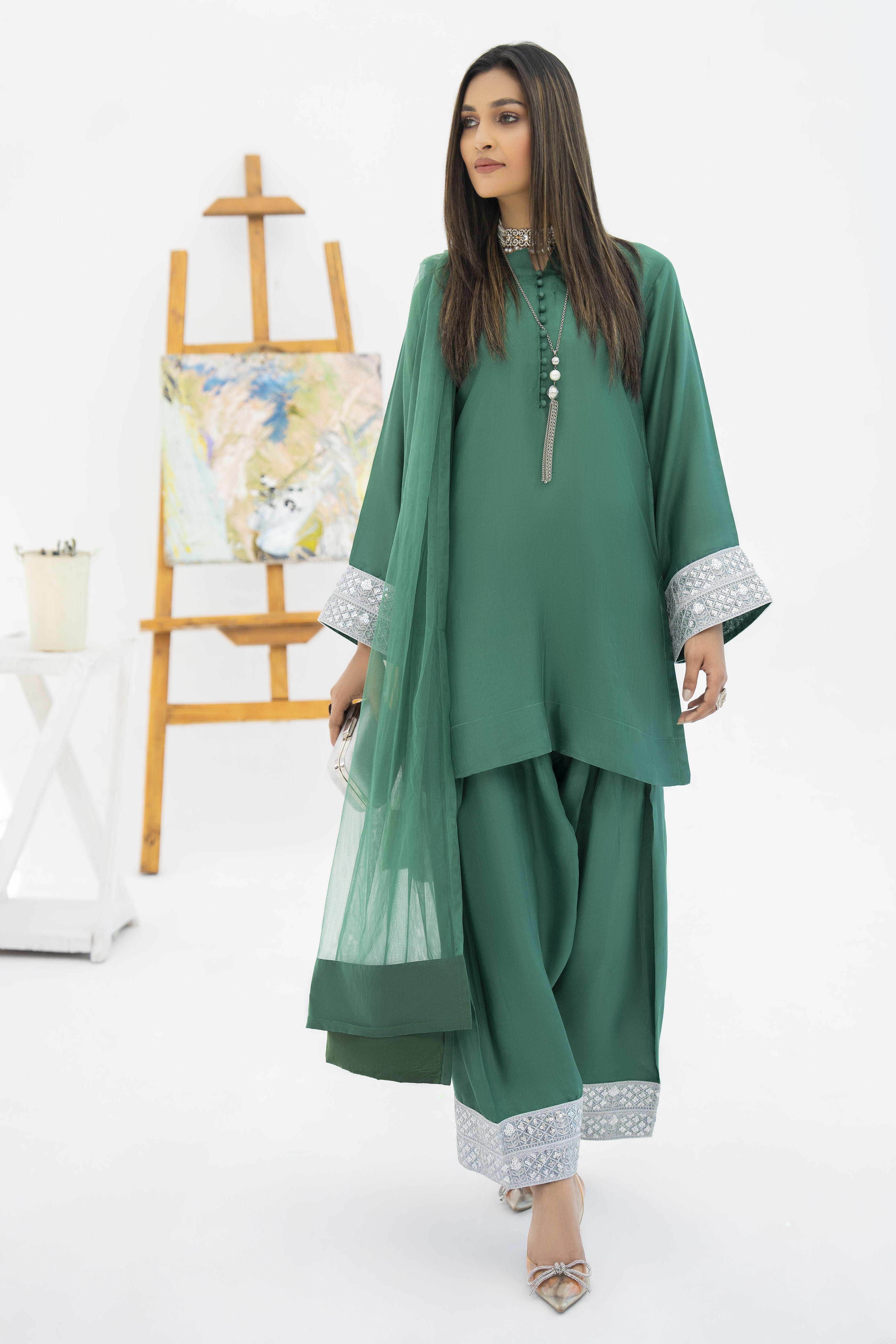 Aabpara’s Timeless Farshi Charm – FTA13