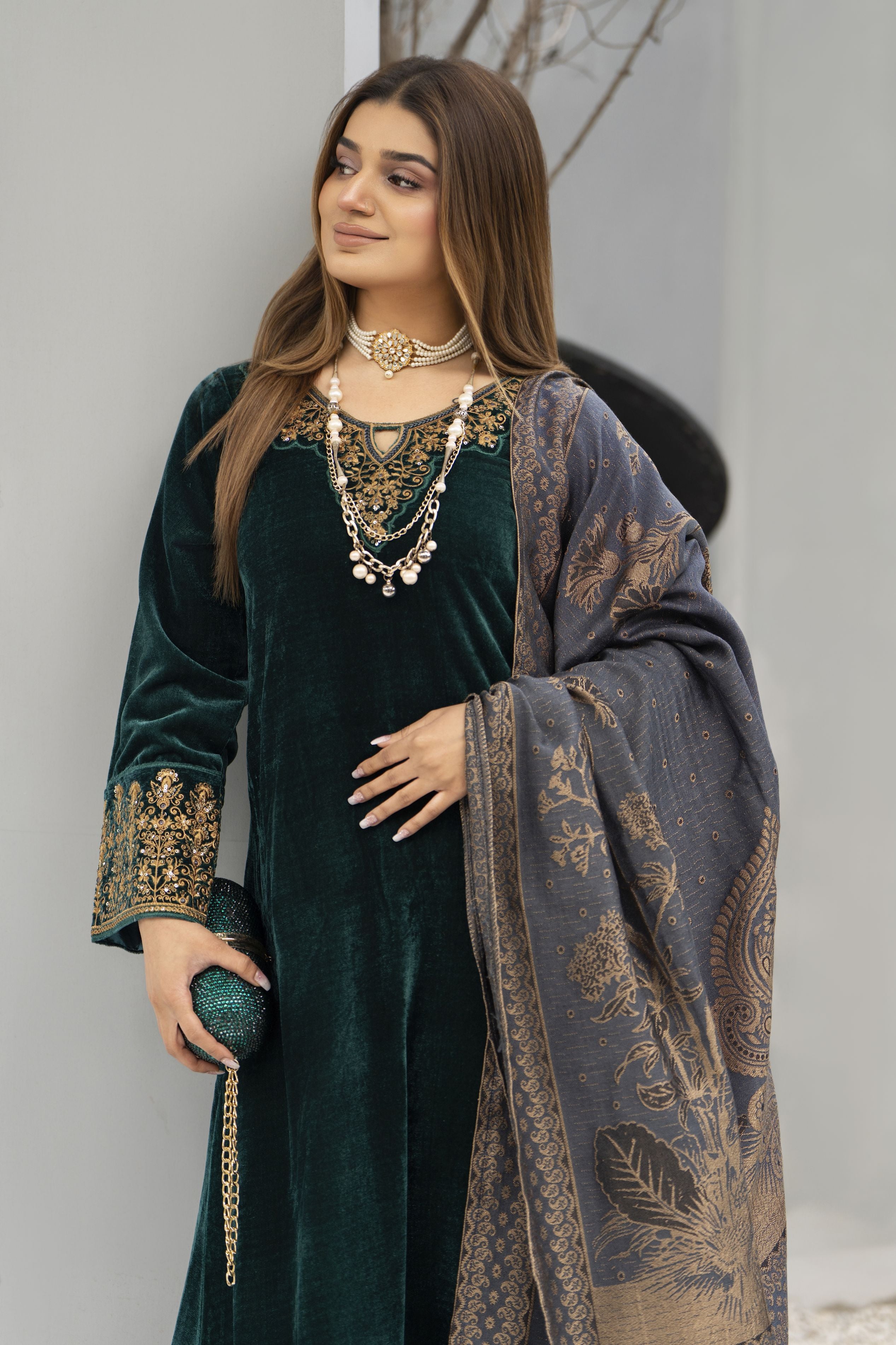 Zaina Plush – Aira Velvet Ready to Wear 3pc Suit