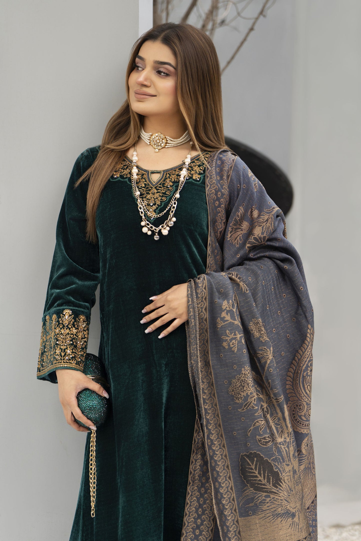 Zaina Plush – Aira Velvet Ready to Wear 3pc Suit