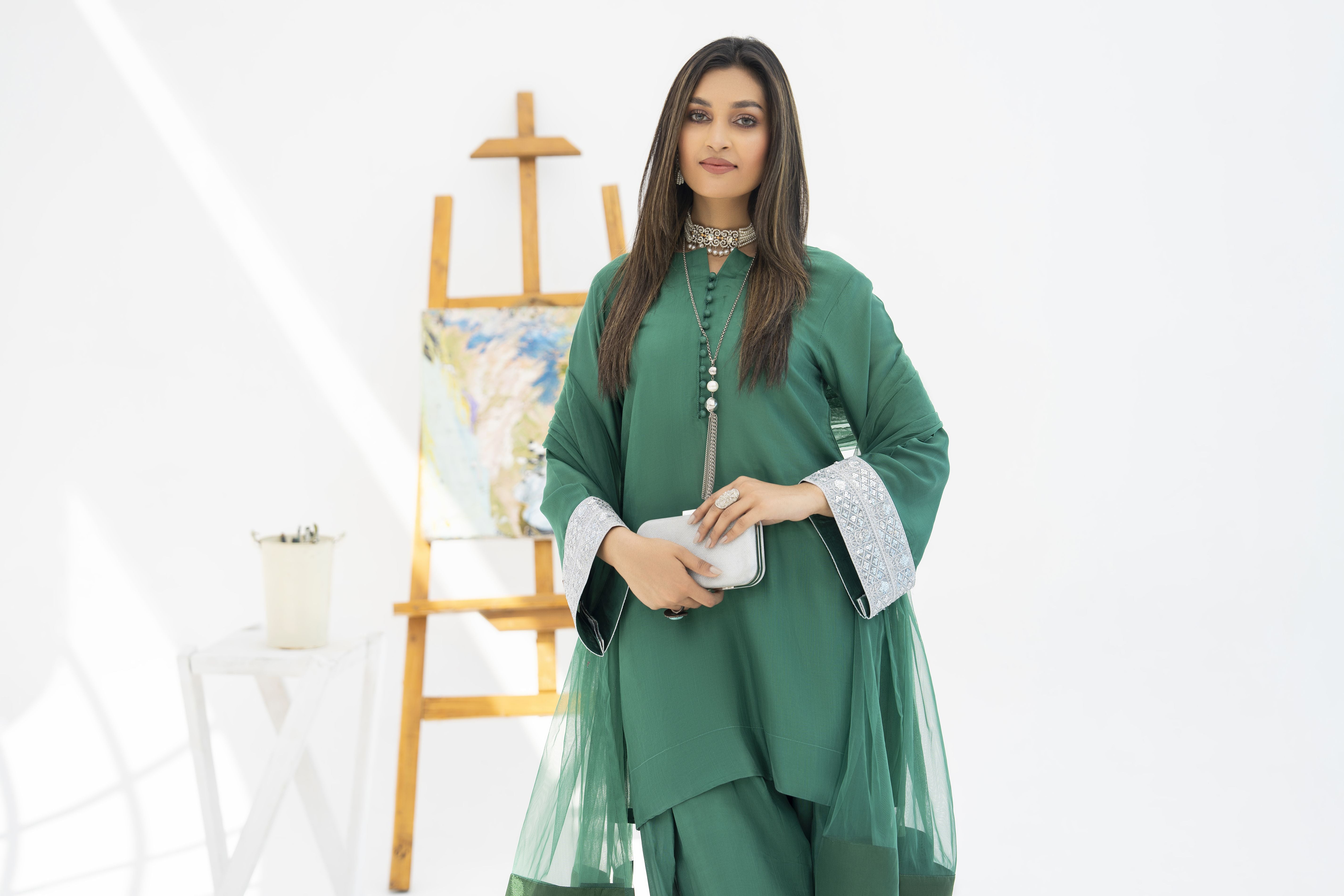 Aabpara’s Timeless Farshi Charm – FTA13