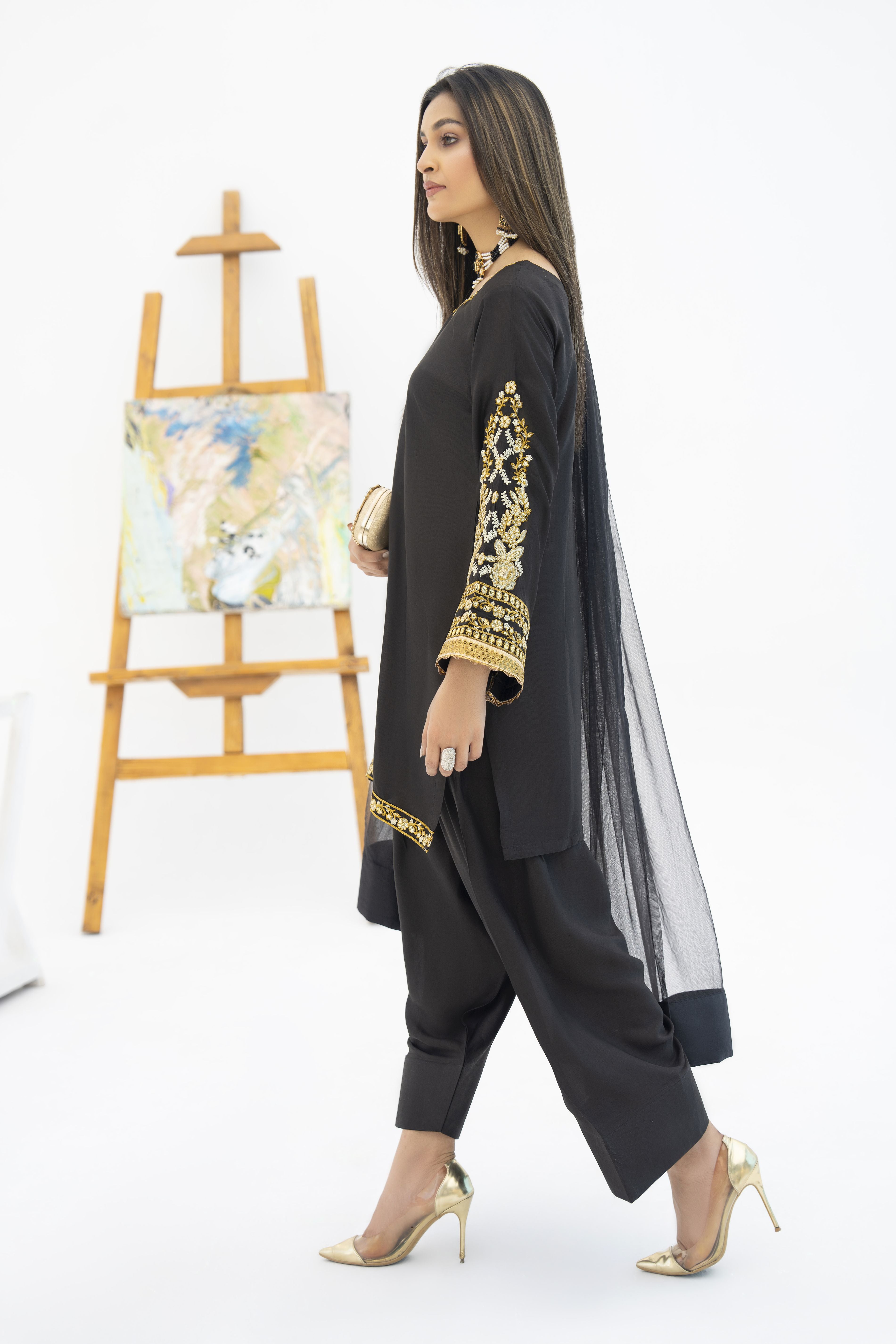 Aabpara’s Timeless Farshi Charm – FTA12