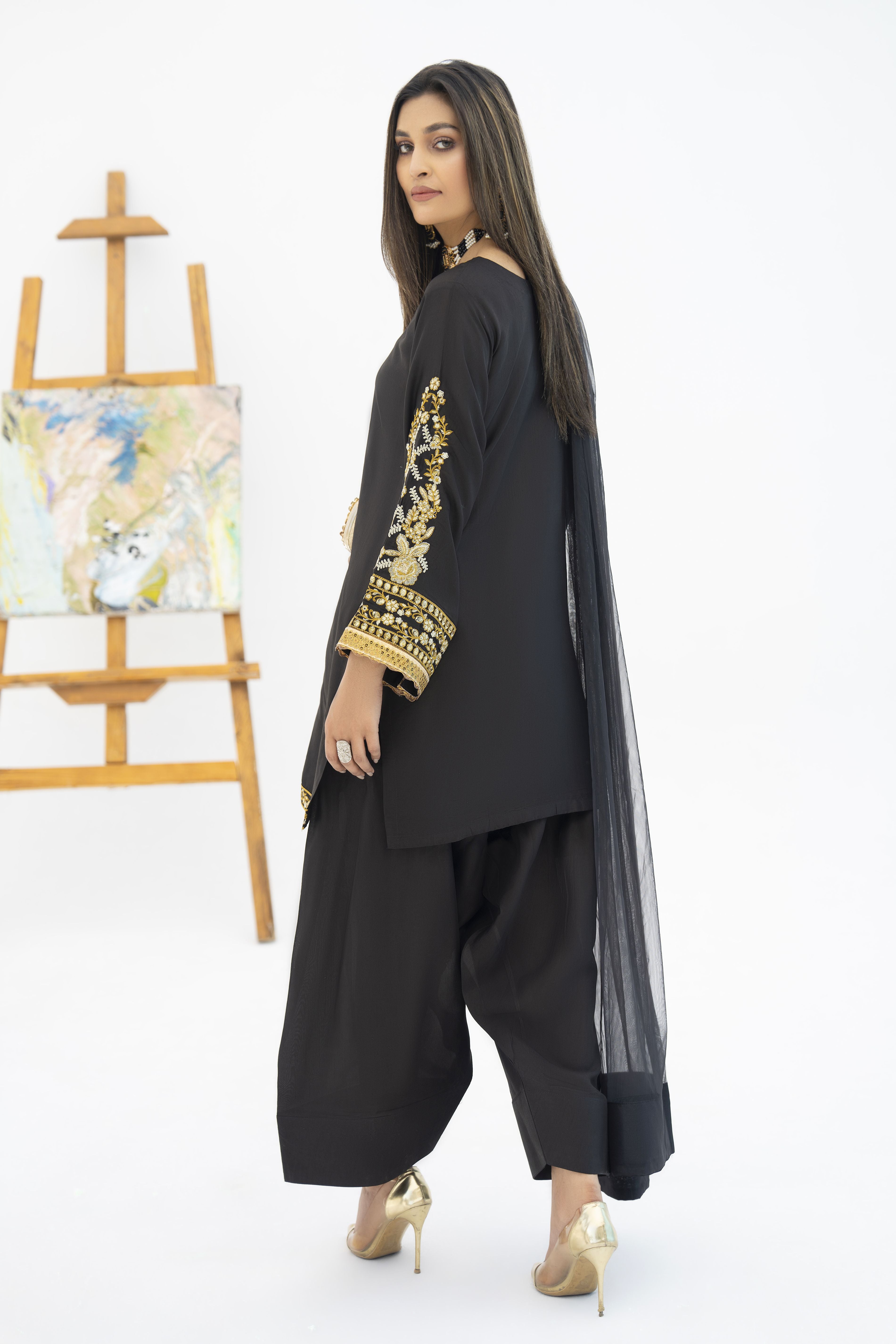 Aabpara’s Timeless Farshi Charm – FTA12