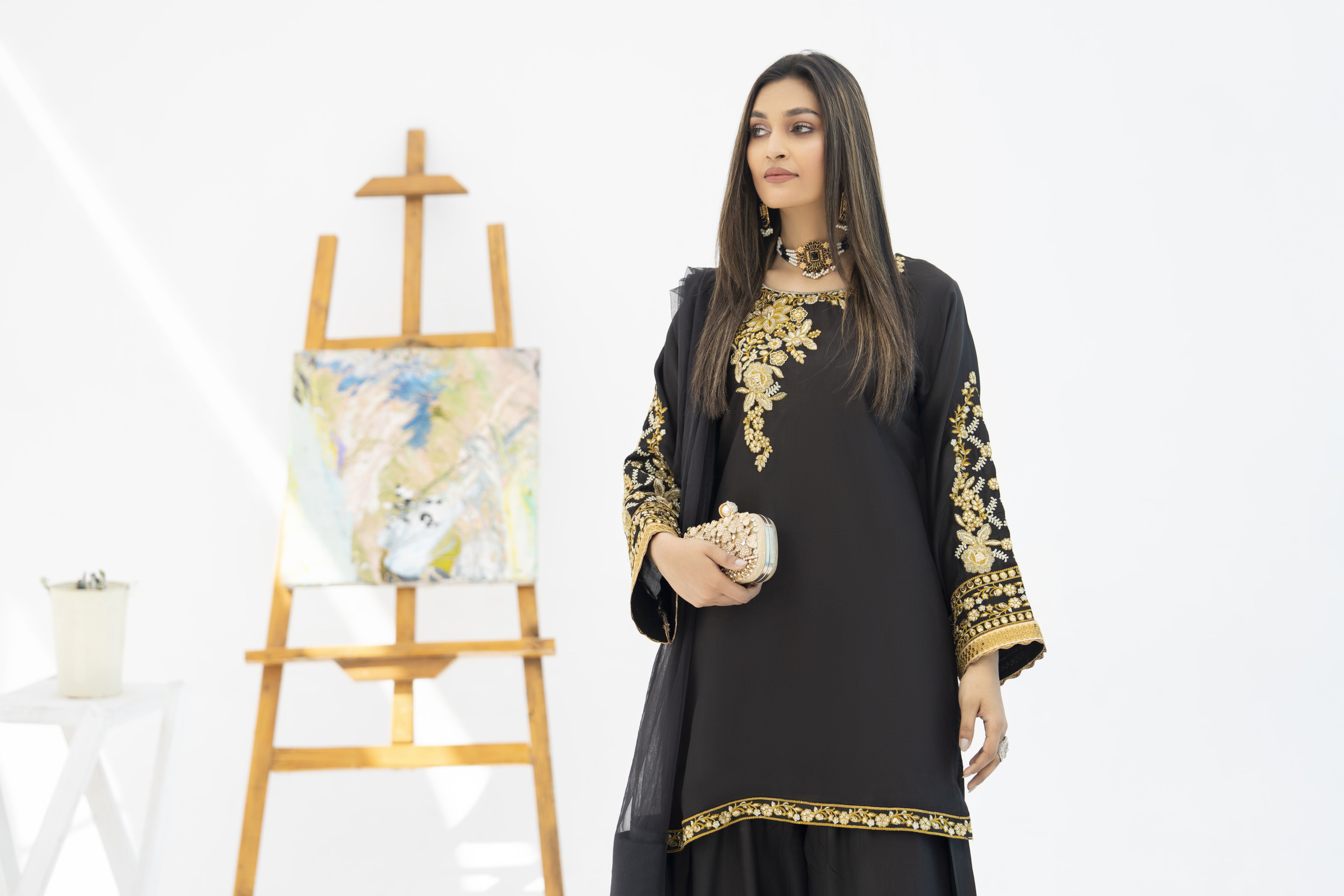 Aabpara’s Timeless Farshi Charm – FTA12