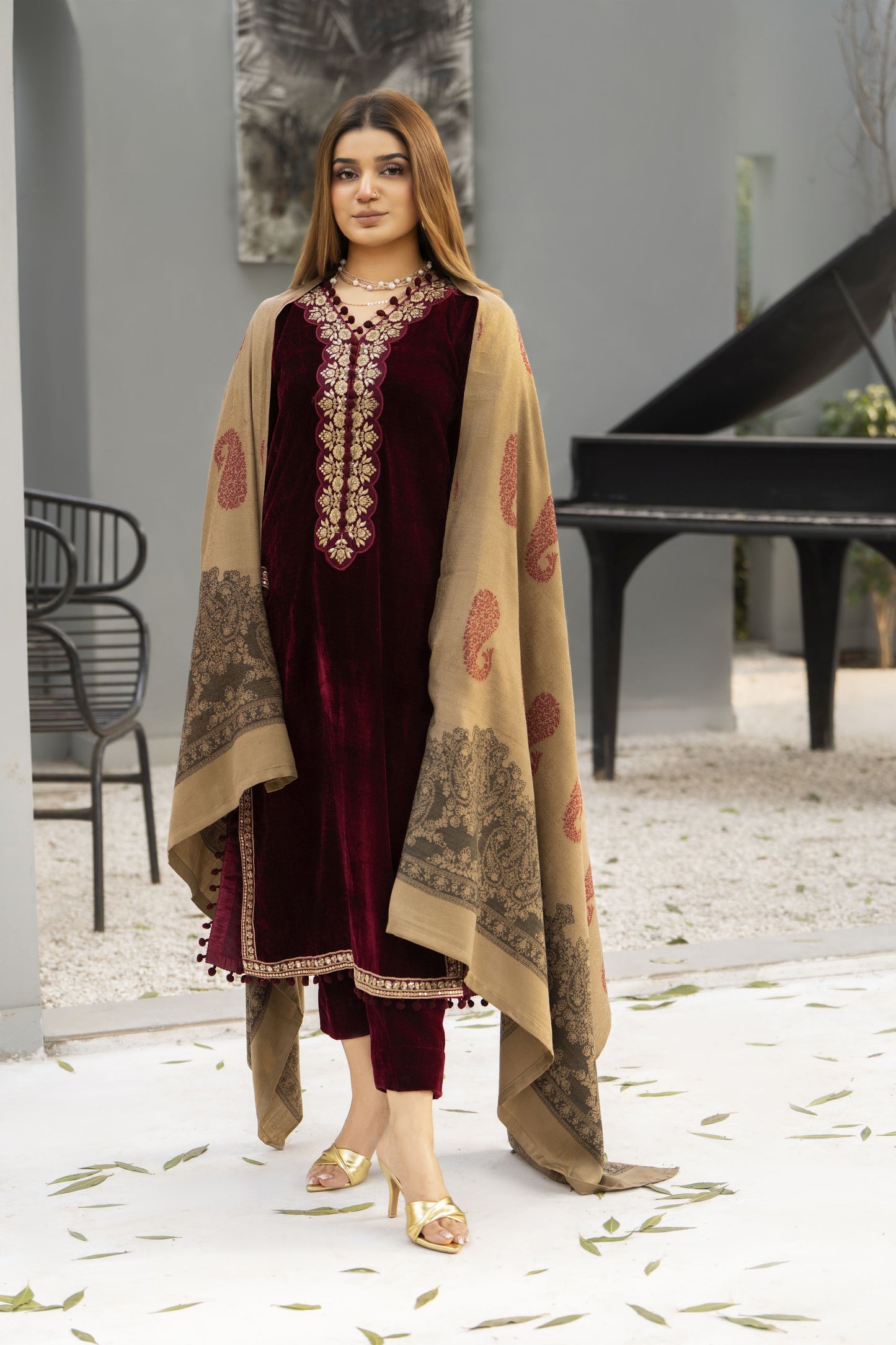 Zaina Plush – Raya Velvet Ready to Wear 3pc Suit