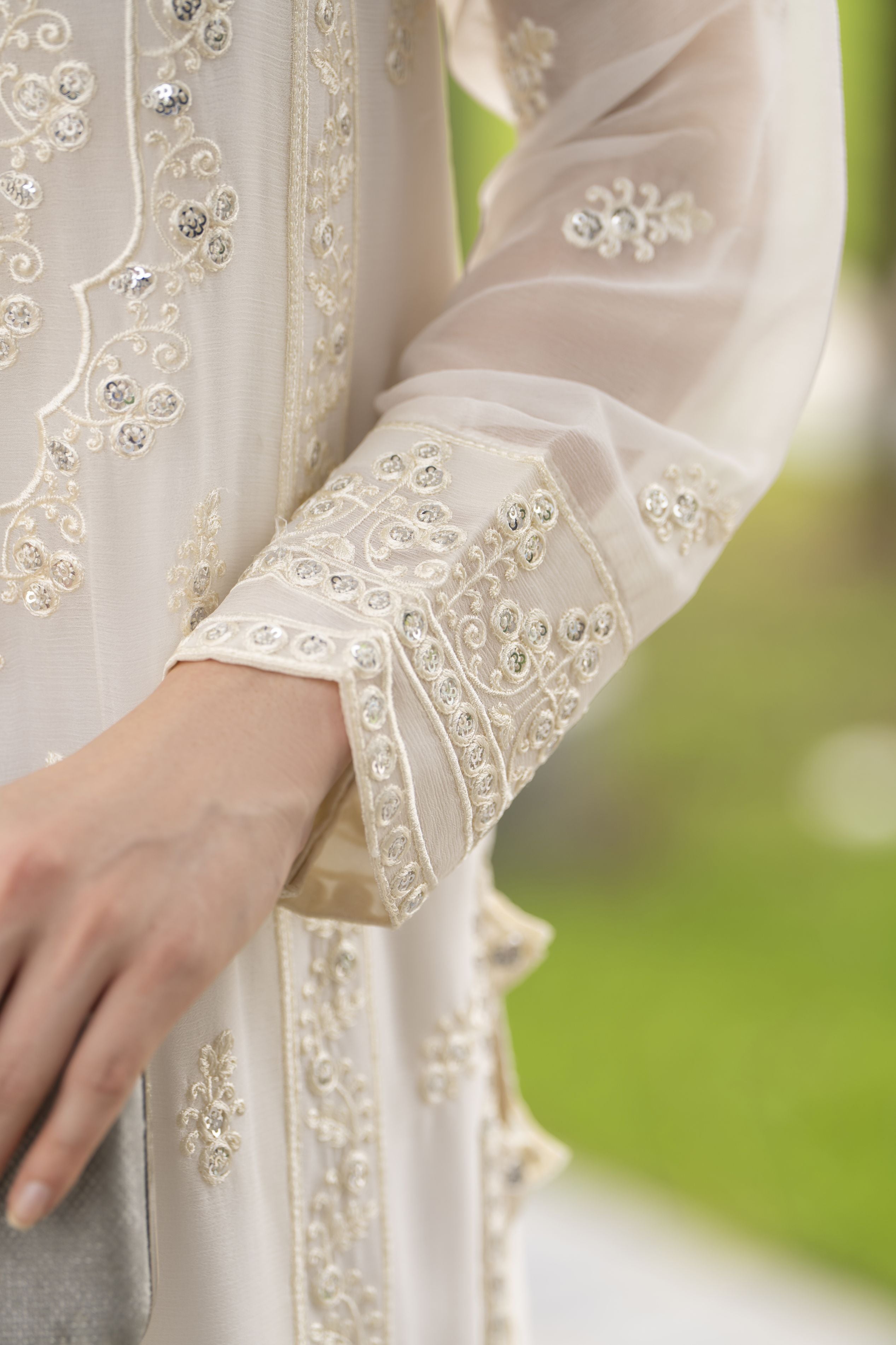 Whispers by Aleezay – Ivory Chiffon 3pc Ready to Wear Dress WBA7