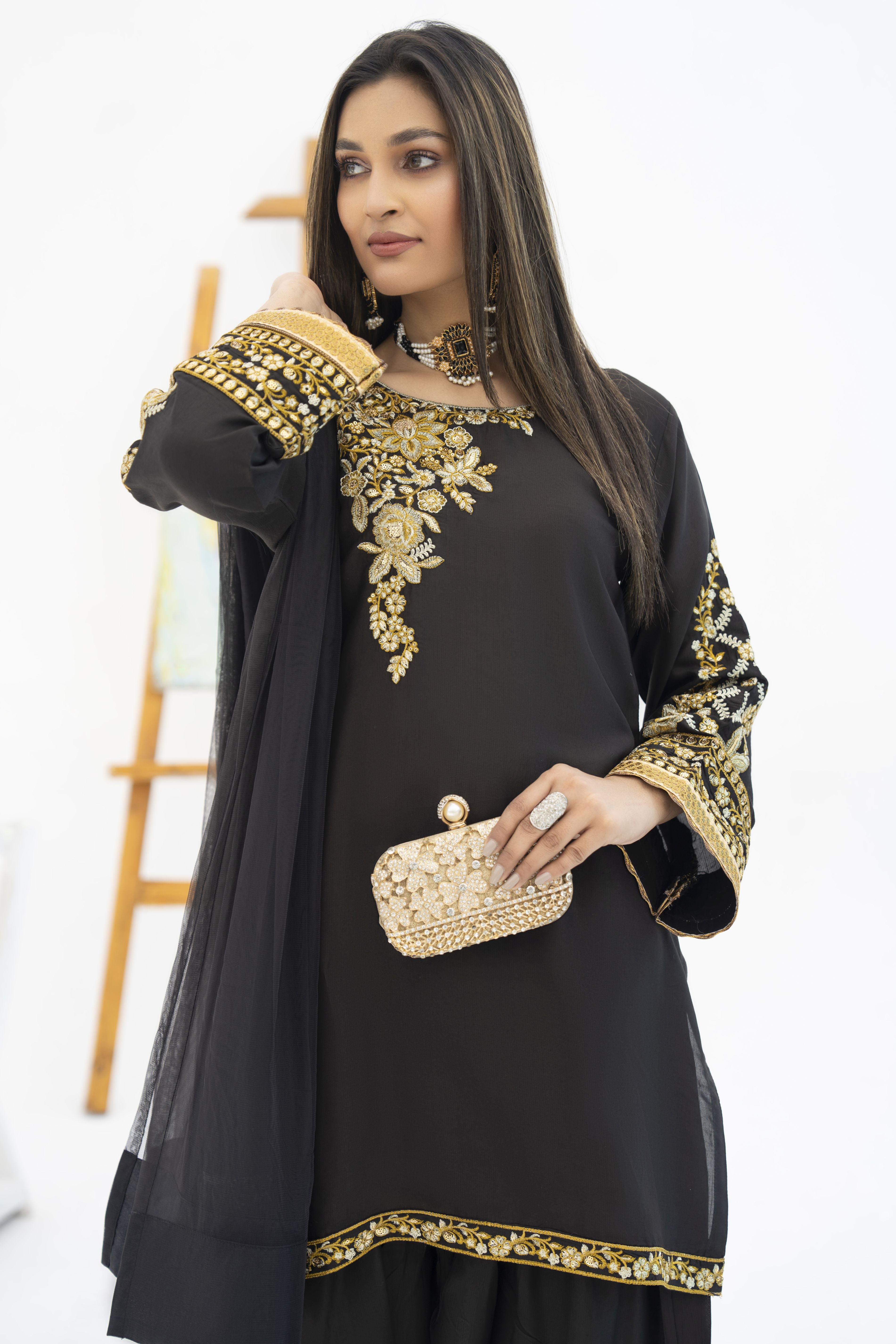 Aabpara’s Timeless Farshi Charm – FTA12