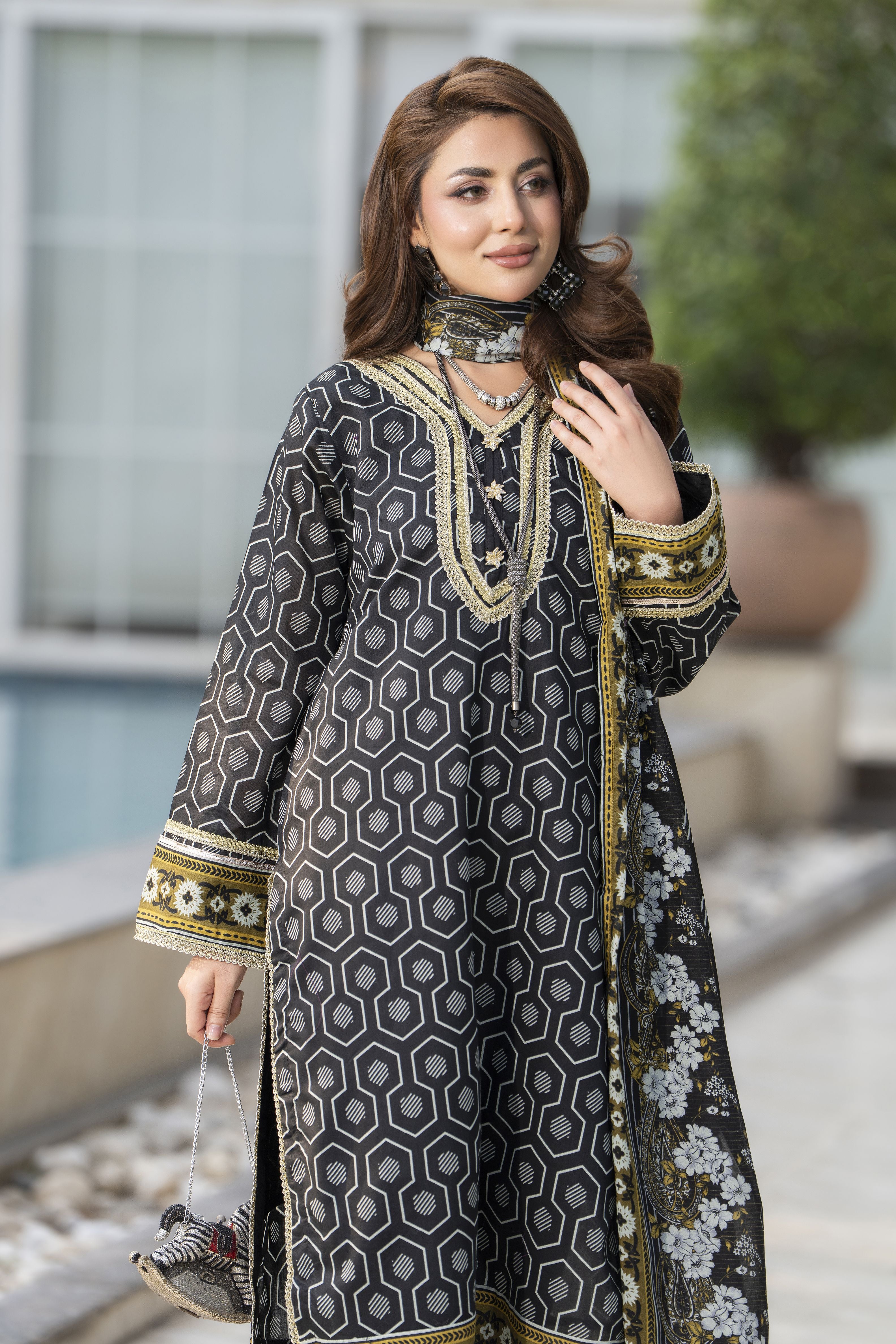 Zaina Bliss 3pc Printed Lawn Suit With Gota Work Bliss9