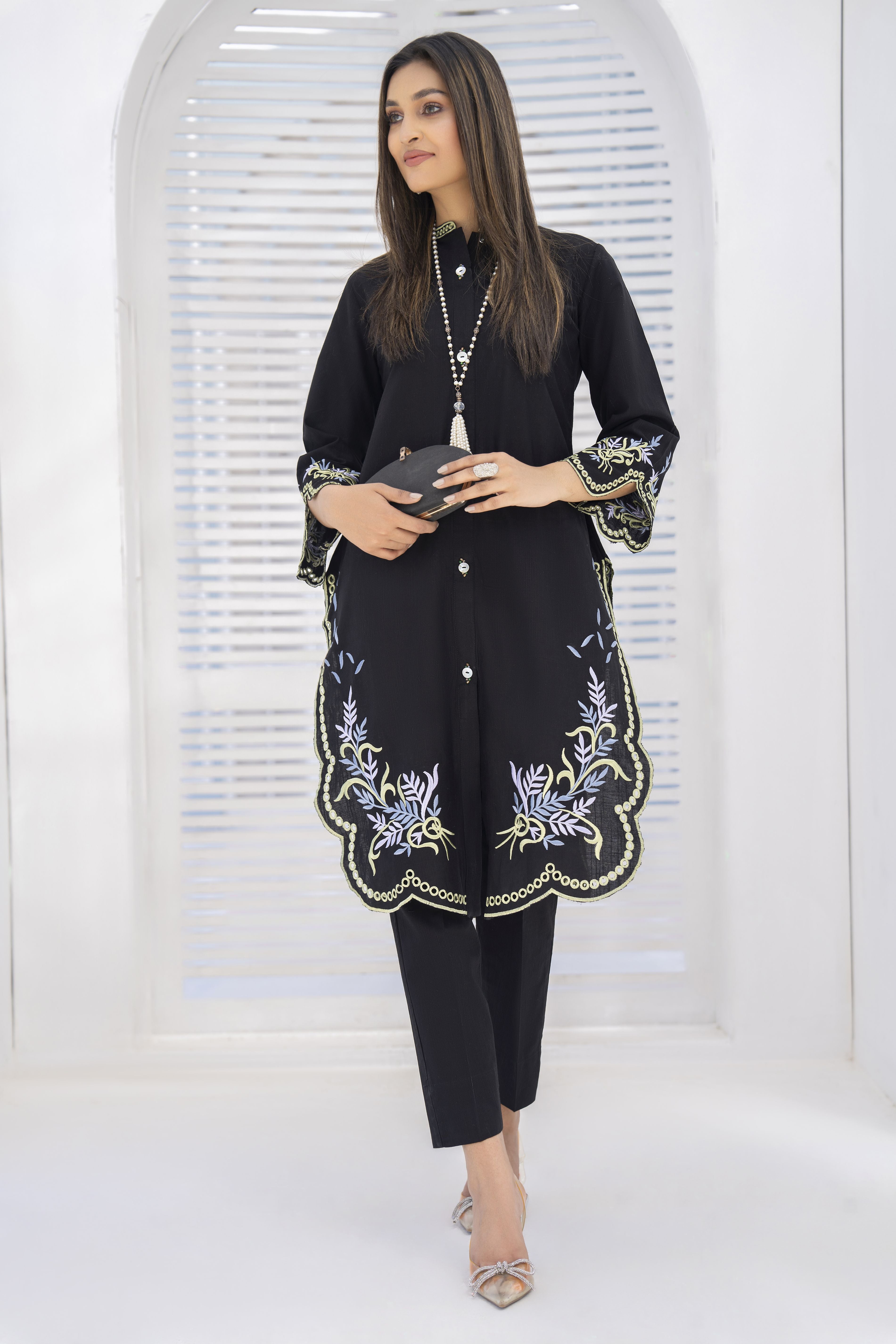 Raaya by Zaiwa Black Embroidered Khaddar 2-Piece Ready-to-Wear Womenwear