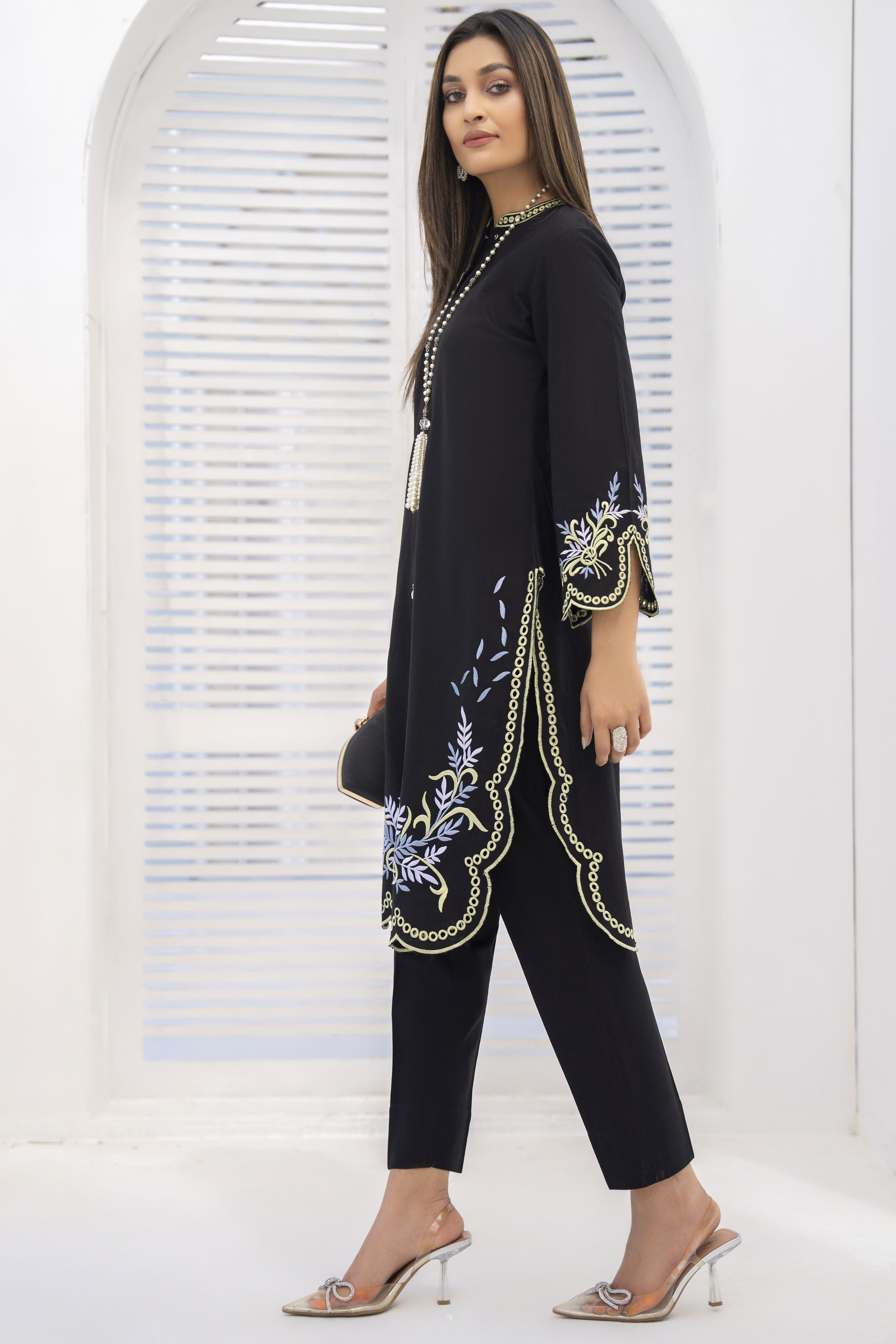 Raaya by Zaiwa Black Embroidered Khaddar 2-Piece Ready-to-Wear Womenwear