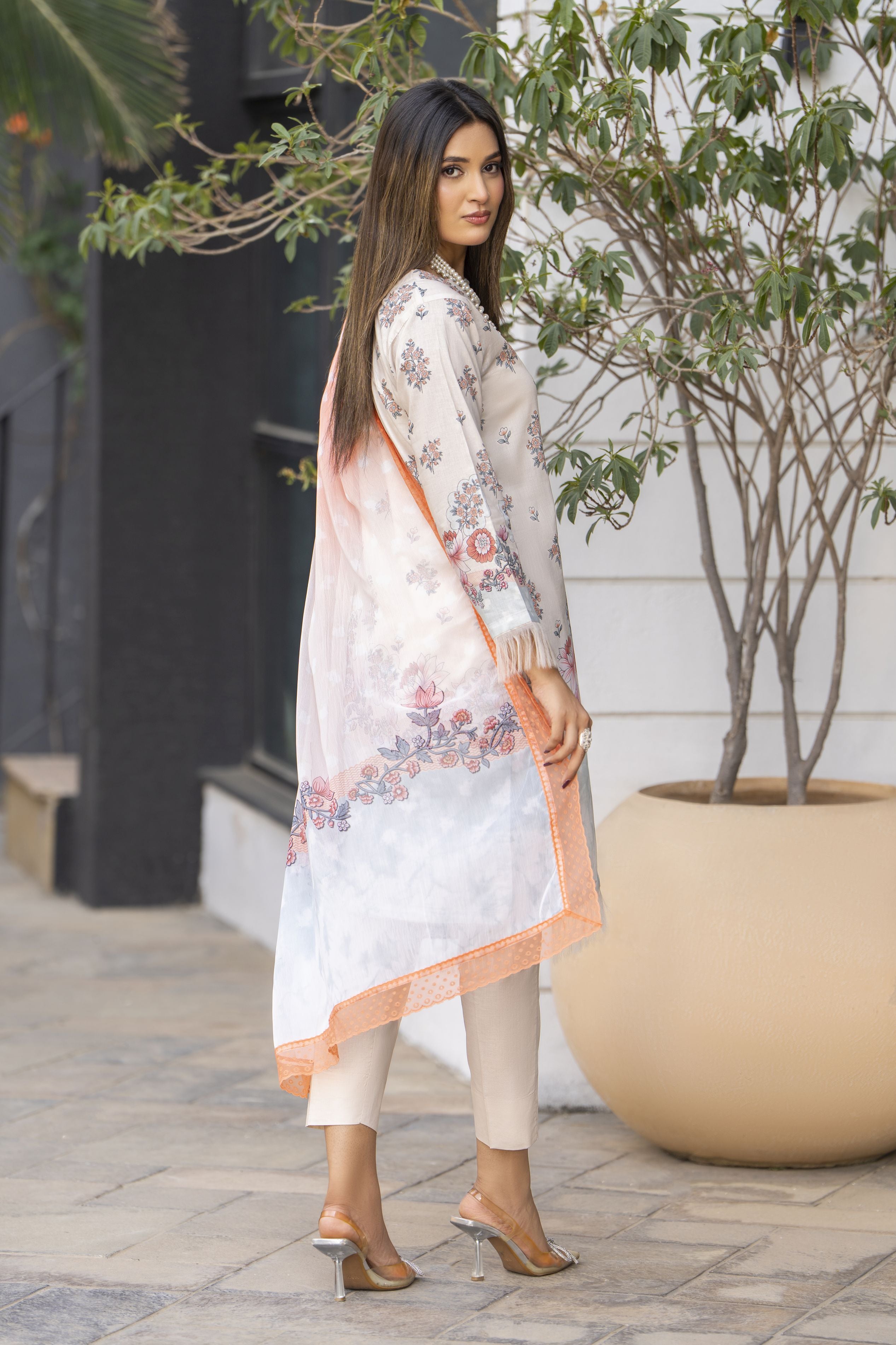 Peach & Cream 3pc Lawn Suit | Garmi Ka Jora by Dress Code GKJ3