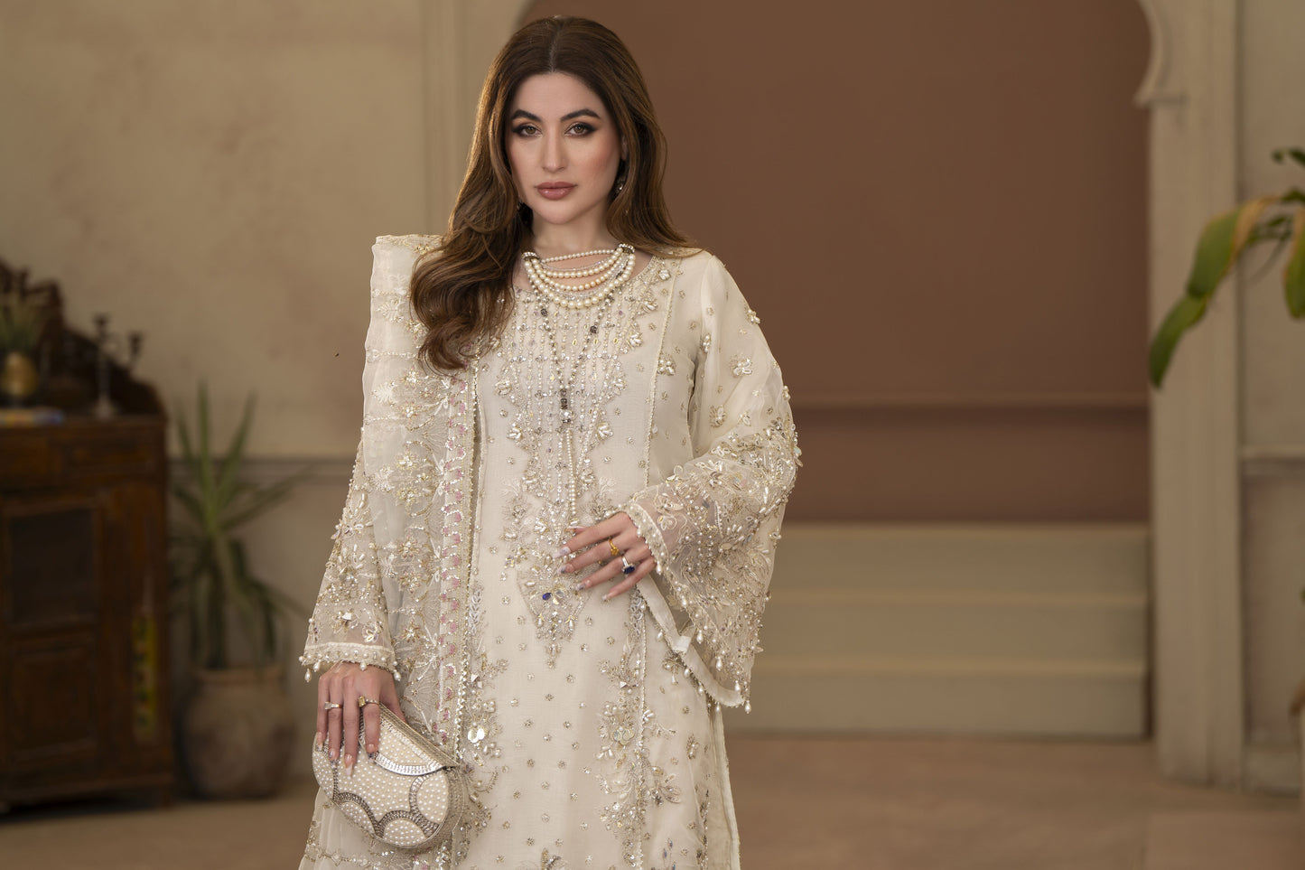 Arwah Chandni 3pc Ivory Organza Formal Suit CR4