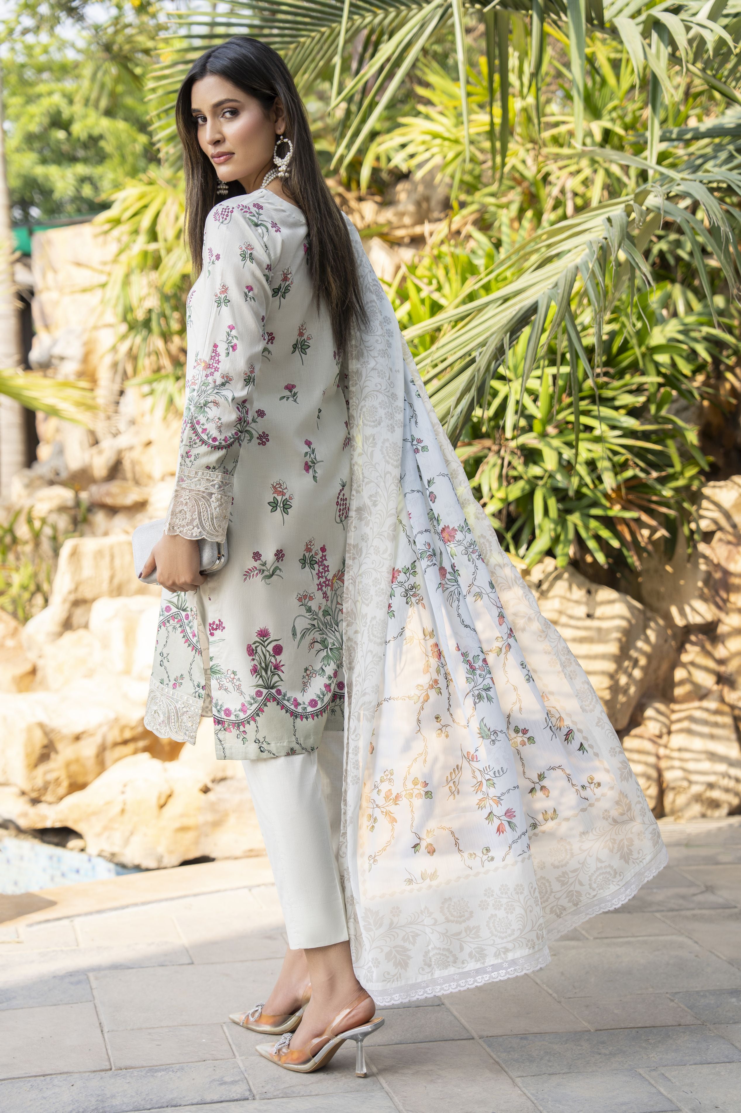 Ivory 3pc Embroidered Lawn Suit | Garmi Ka Jora by Dress Code – GKJ5