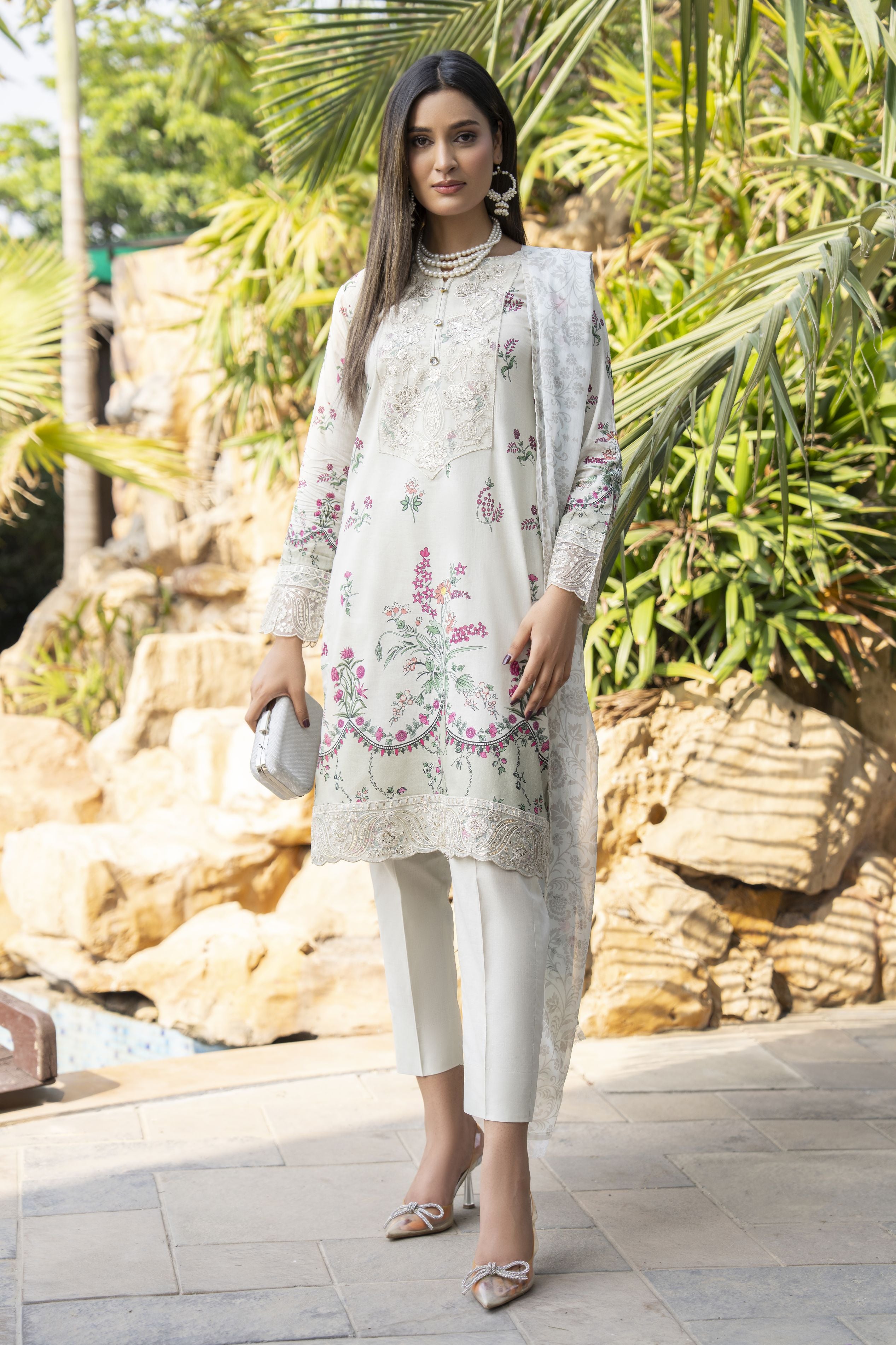 Ivory 3pc Embroidered Lawn Suit | Garmi Ka Jora by Dress Code – GKJ5