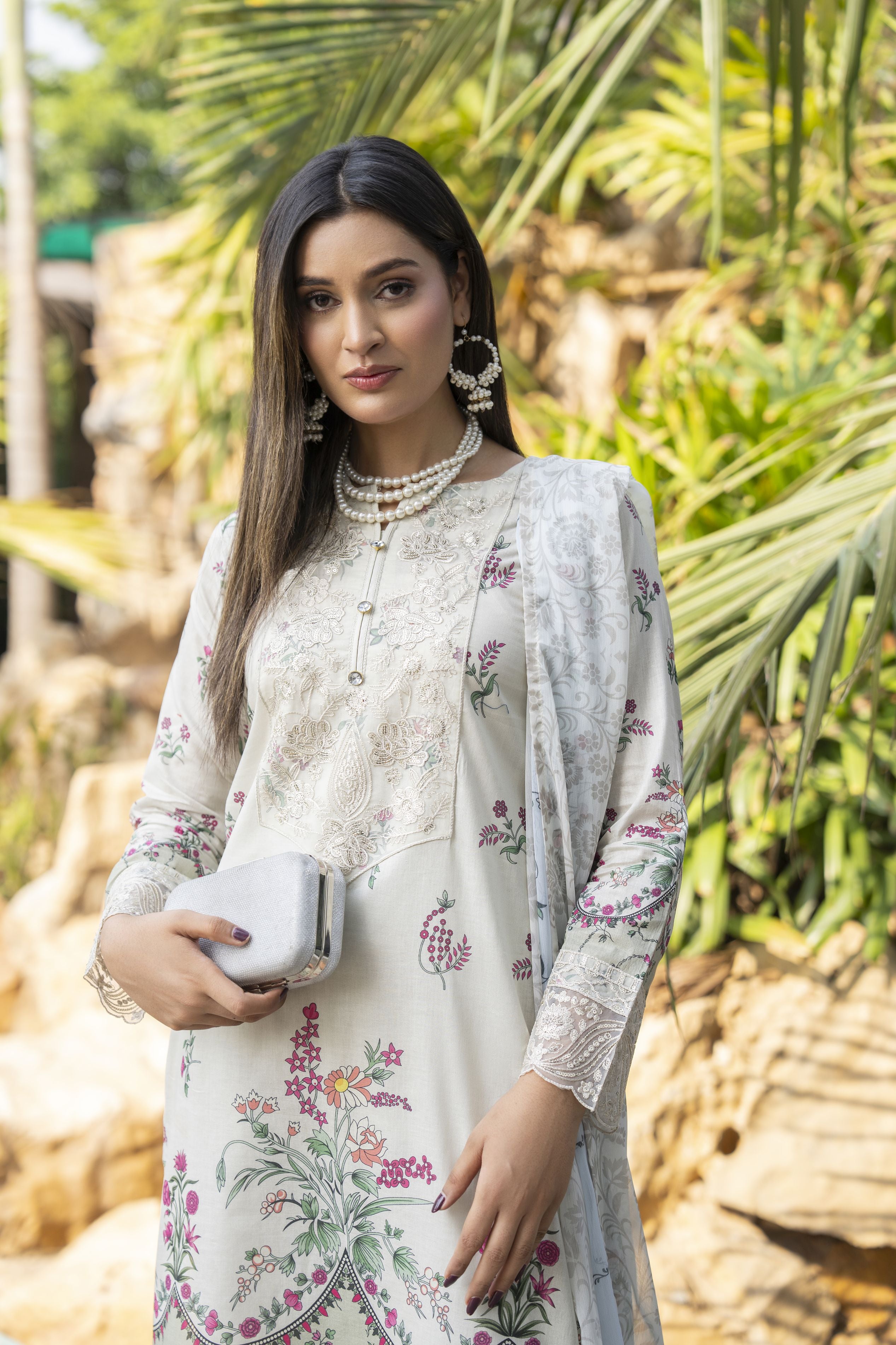 Ivory 3pc Embroidered Lawn Suit | Garmi Ka Jora by Dress Code – GKJ5