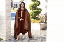 Aleezay KASHMÉ – Deep Rust Velvet 3pc Suit with Jacquard Shawl KA2