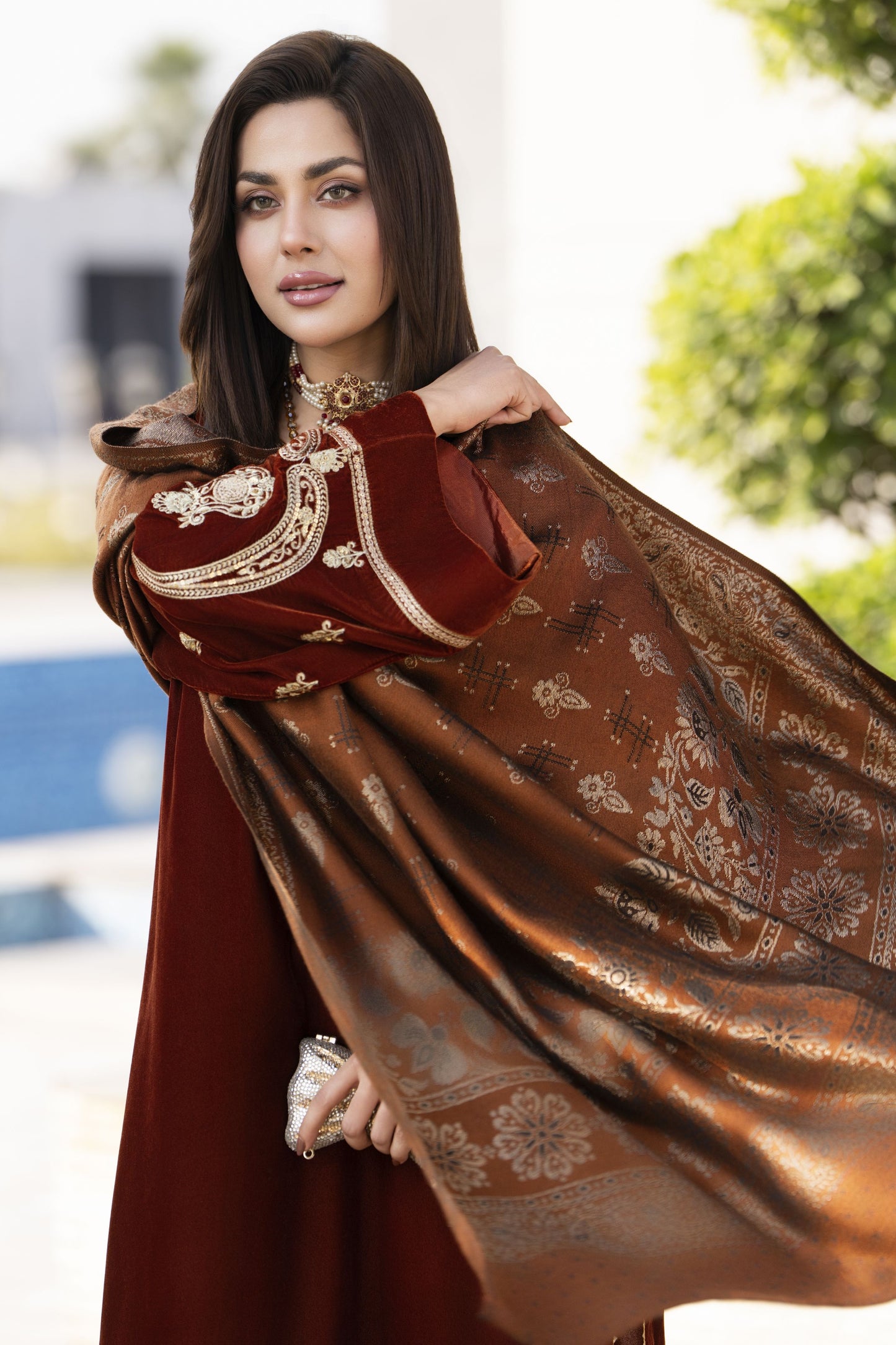 Aleezay KASHMÉ – Deep Rust Velvet 3pc Suit with Jacquard Shawl KA2