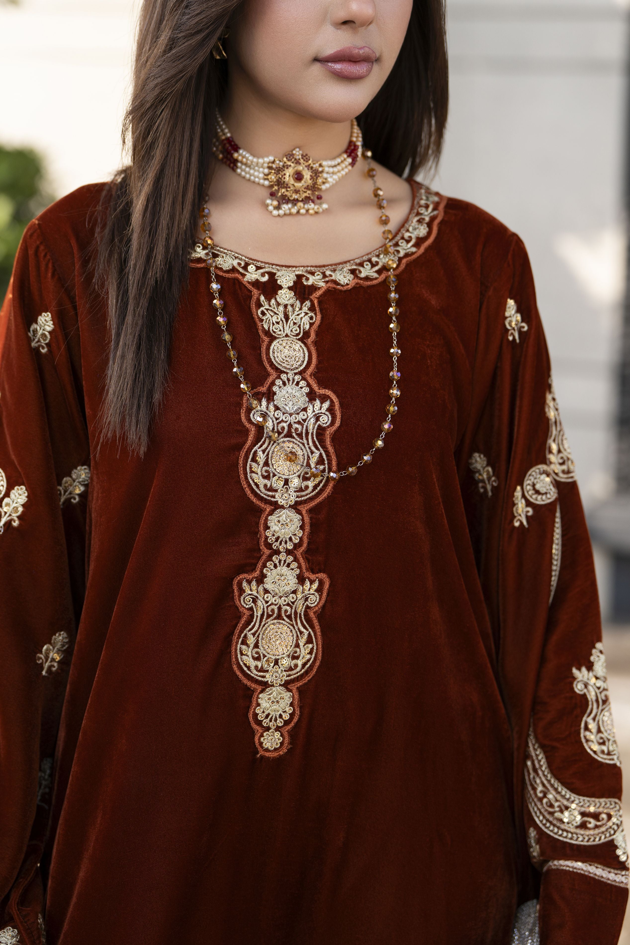 Aleezay KASHMÉ – Deep Rust Velvet 3pc Suit with Jacquard Shawl KA2