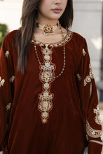Aleezay KASHMÉ – Deep Rust Velvet 3pc Suit with Jacquard Shawl KA2