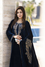 Aleezay KASHMÉ – Midnight Teal Velvet 3pc Suit with Velvet Shawl KA8