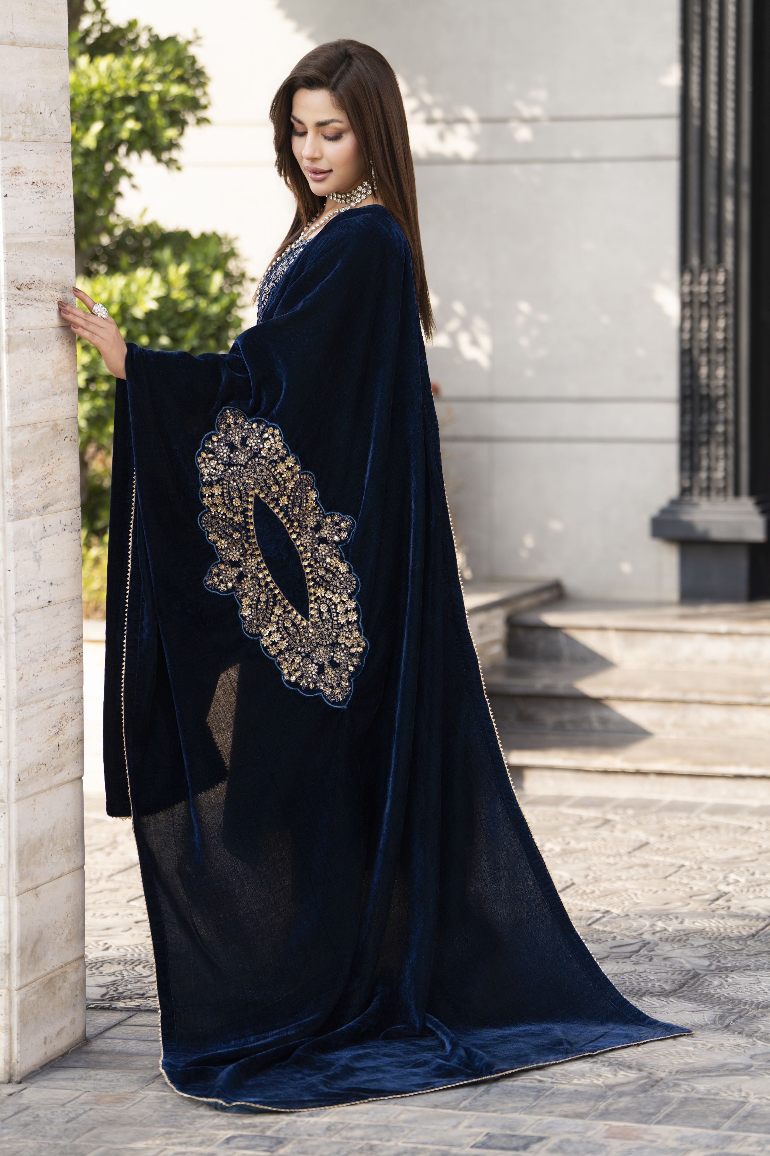 Aleezay KASHMÉ – Midnight Teal Velvet 3pc Suit with Velvet Shawl KA8