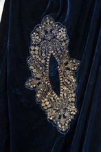 Aleezay KASHMÉ – Midnight Teal Velvet 3pc Suit with Velvet Shawl KA8