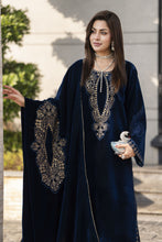 Aleezay KASHMÉ – Midnight Teal Velvet 3pc Suit with Velvet Shawl KA8