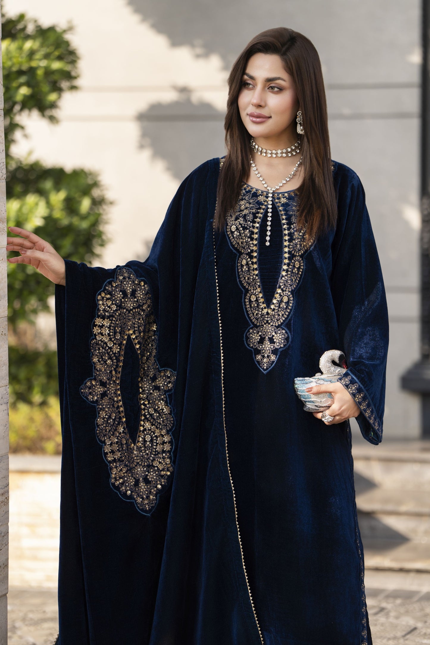 Aleezay KASHMÉ – Midnight Teal Velvet 3pc Suit with Velvet Shawl KA8