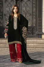 Aleezay KASHMÉ – Forest Green Velvet 3pc Suit with Velvet Shawl KA9
