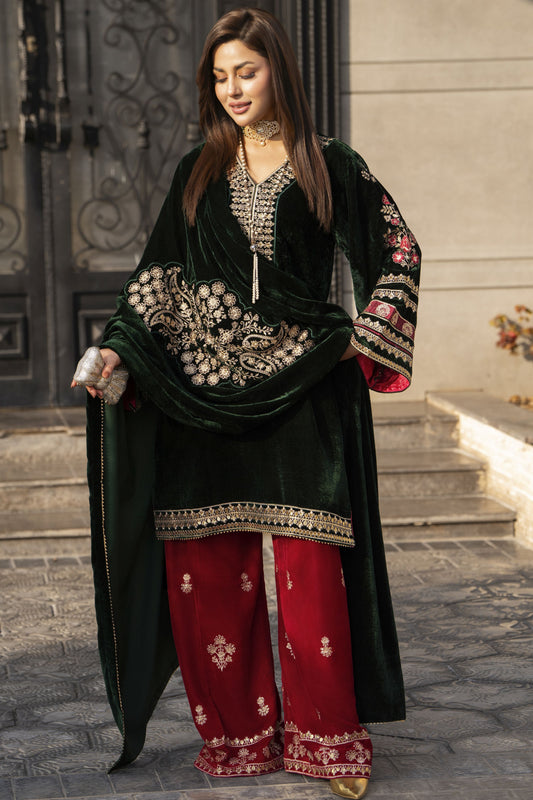 Aleezay KASHMÉ – Forest Green Velvet 3pc Suit with Velvet Shawl KA9
