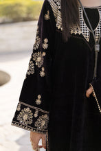 Aleezay KASHMÉ – Dark Brown Velvet 3pc Suit with Velvet Shawl KA4