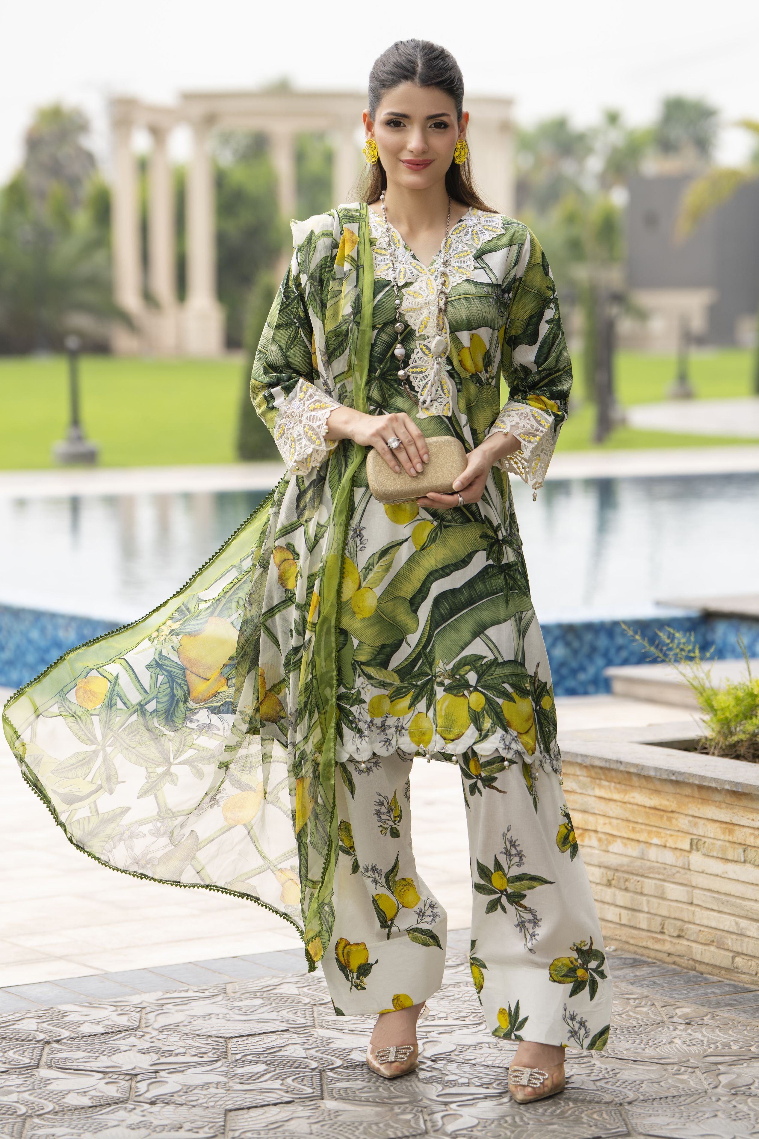 Sakeena Summer Ease – 3pc Lawn Dress with Chiffon Dupatta SSE1