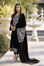 Aleezay KASHMÉ – Jet Black Velvet 3pc Suit with Velvet Shawl KA10