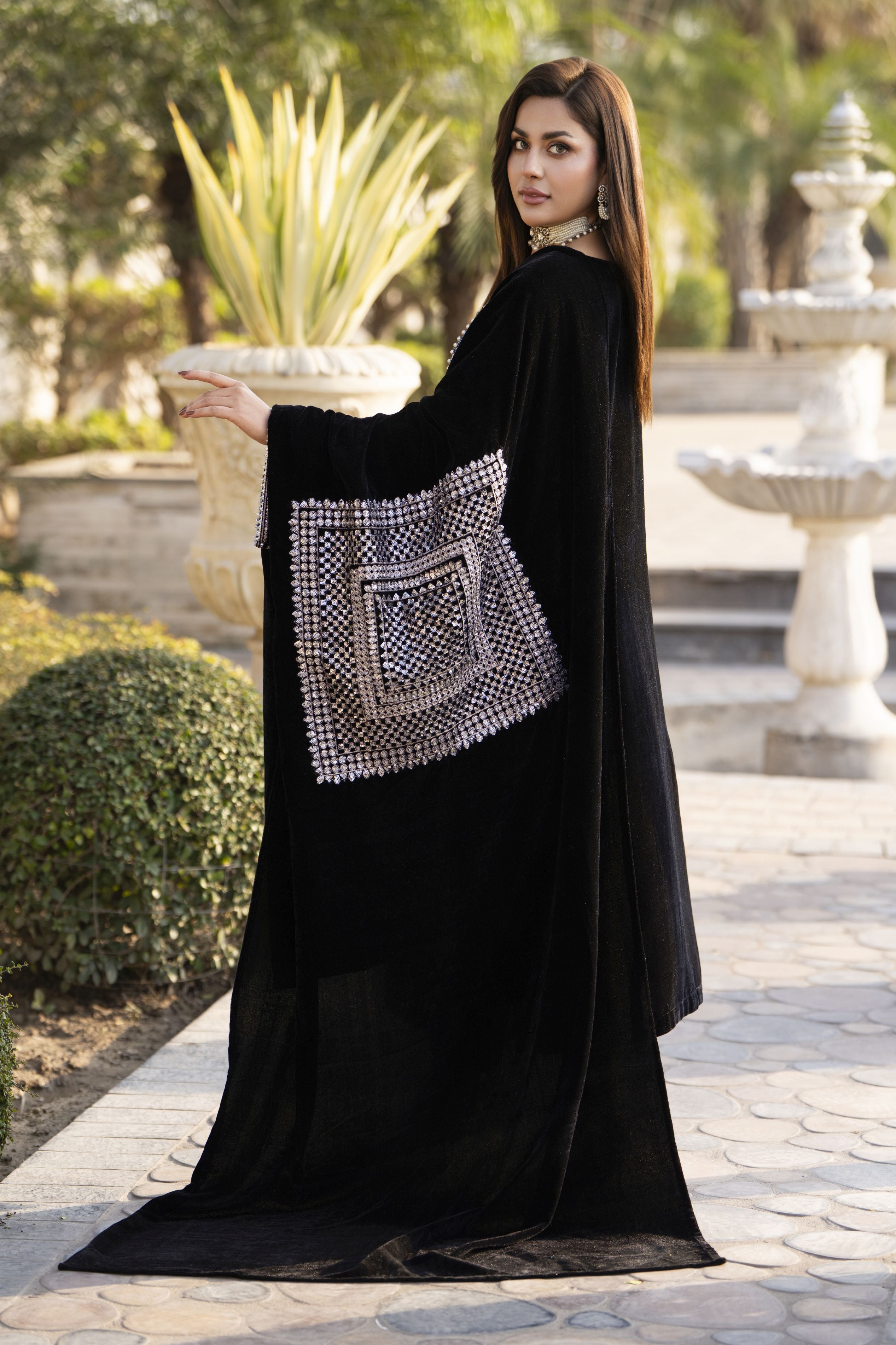 Aleezay KASHMÉ – Jet Black Velvet 3pc Suit with Velvet Shawl KA10