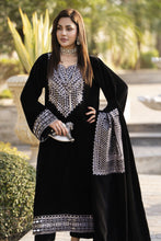 Aleezay KASHMÉ – Jet Black Velvet 3pc Suit with Velvet Shawl KA10