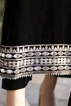 Aleezay KASHMÉ – Jet Black Velvet 3pc Suit with Velvet Shawl KA10