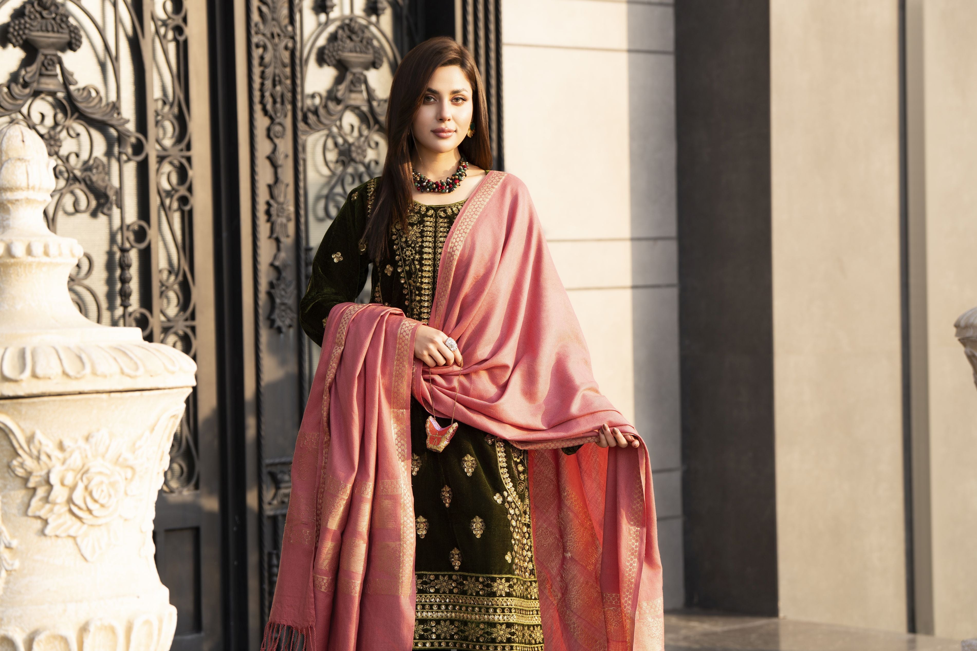 Aleezay KASHMÉ – Olive Green Velvet 3pc Suit with Shawl KA3