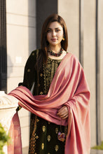Aleezay KASHMÉ – Olive Green Velvet 3pc Suit with Shawl KA3