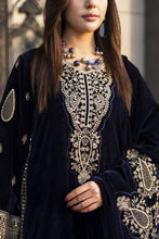Aleezay KASHMÉ – Navy Blue Velvet 3pc Suit with Velvet Shawl KA6