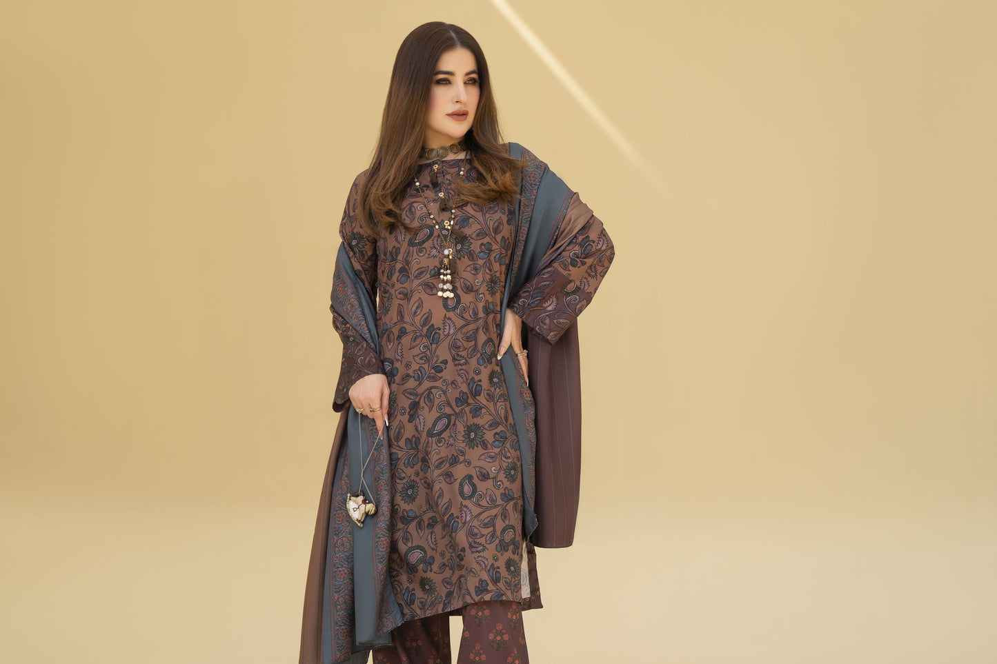 Zaiwa Winter Shawl – Printed Grip 3pc Shalwar Suit ZWS3