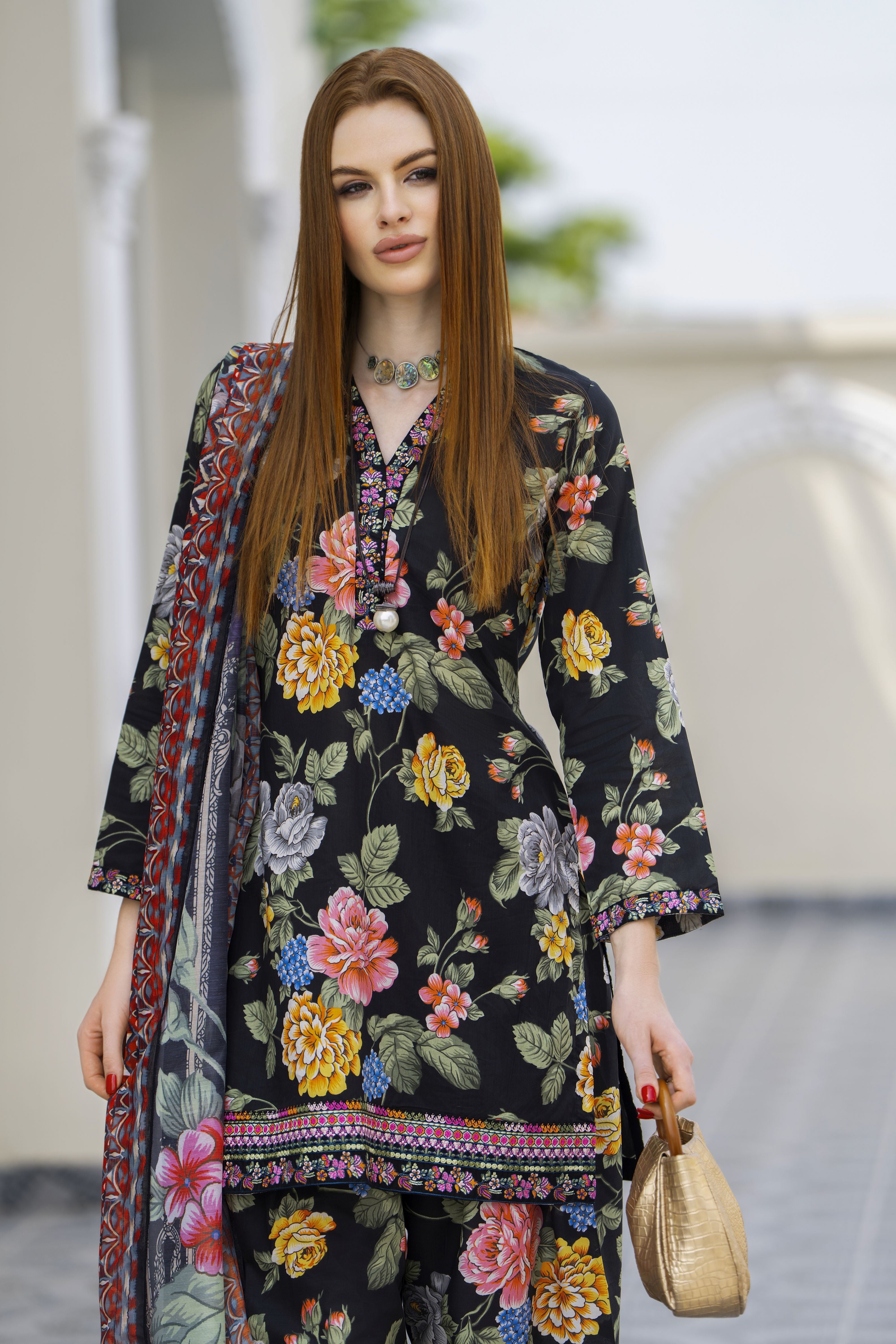 Zaiwa 3pc Embroidered Textured Lawn Farshi Shalwar Suit – DZ10