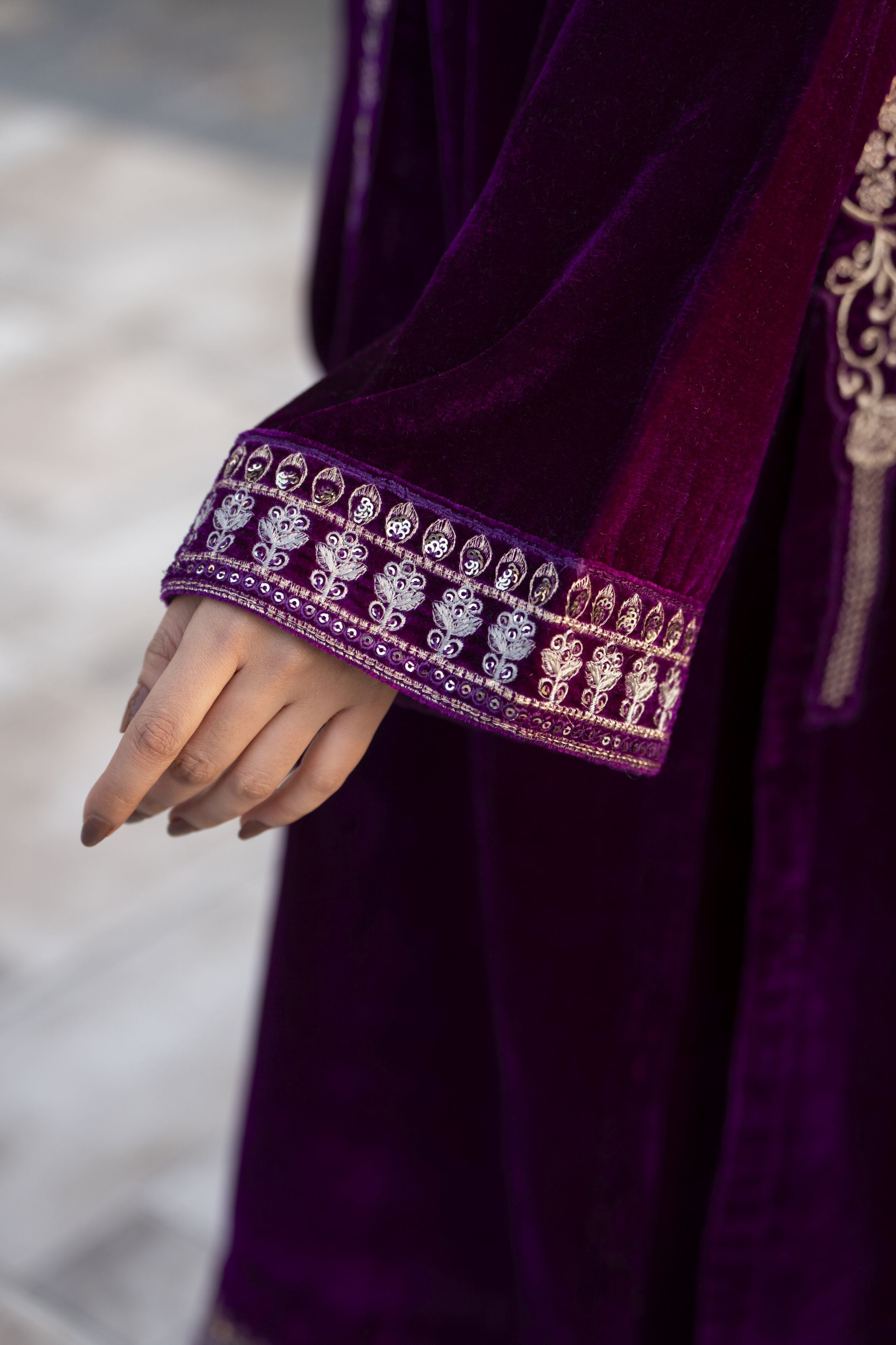 Aleezay KASHMÉ – Plum Purple Velvet 3pc Suit with Velvet Shawl KA7