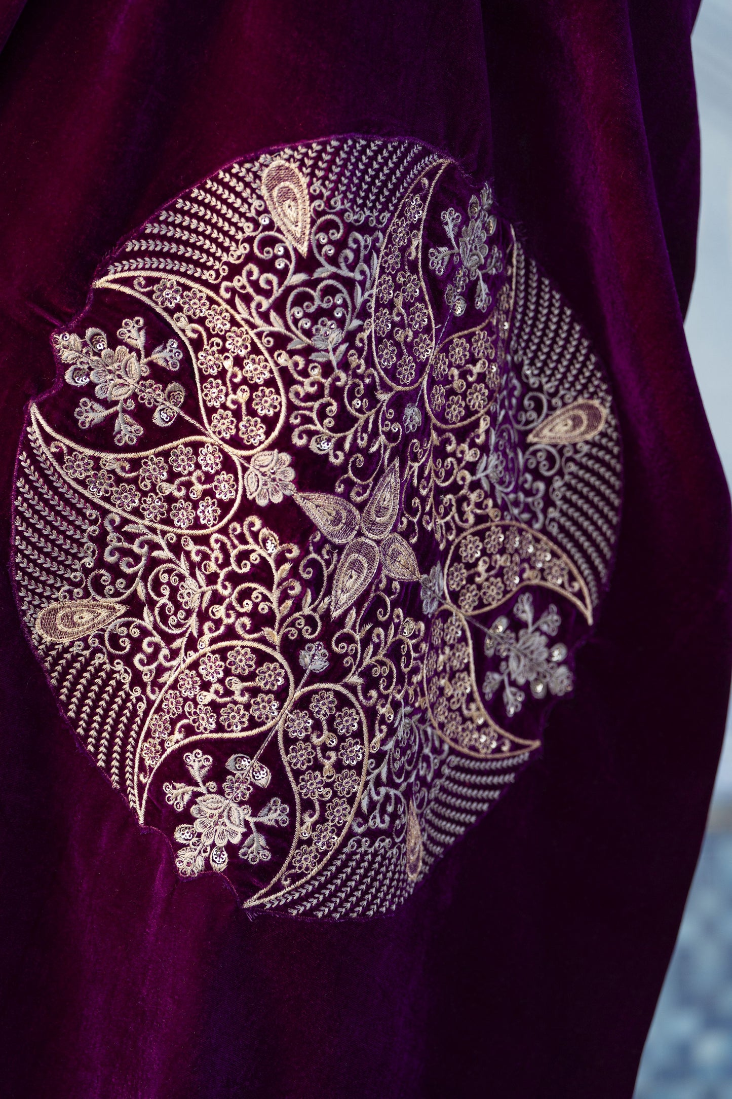 Aleezay KASHMÉ – Plum Purple Velvet 3pc Suit with Velvet Shawl KA7